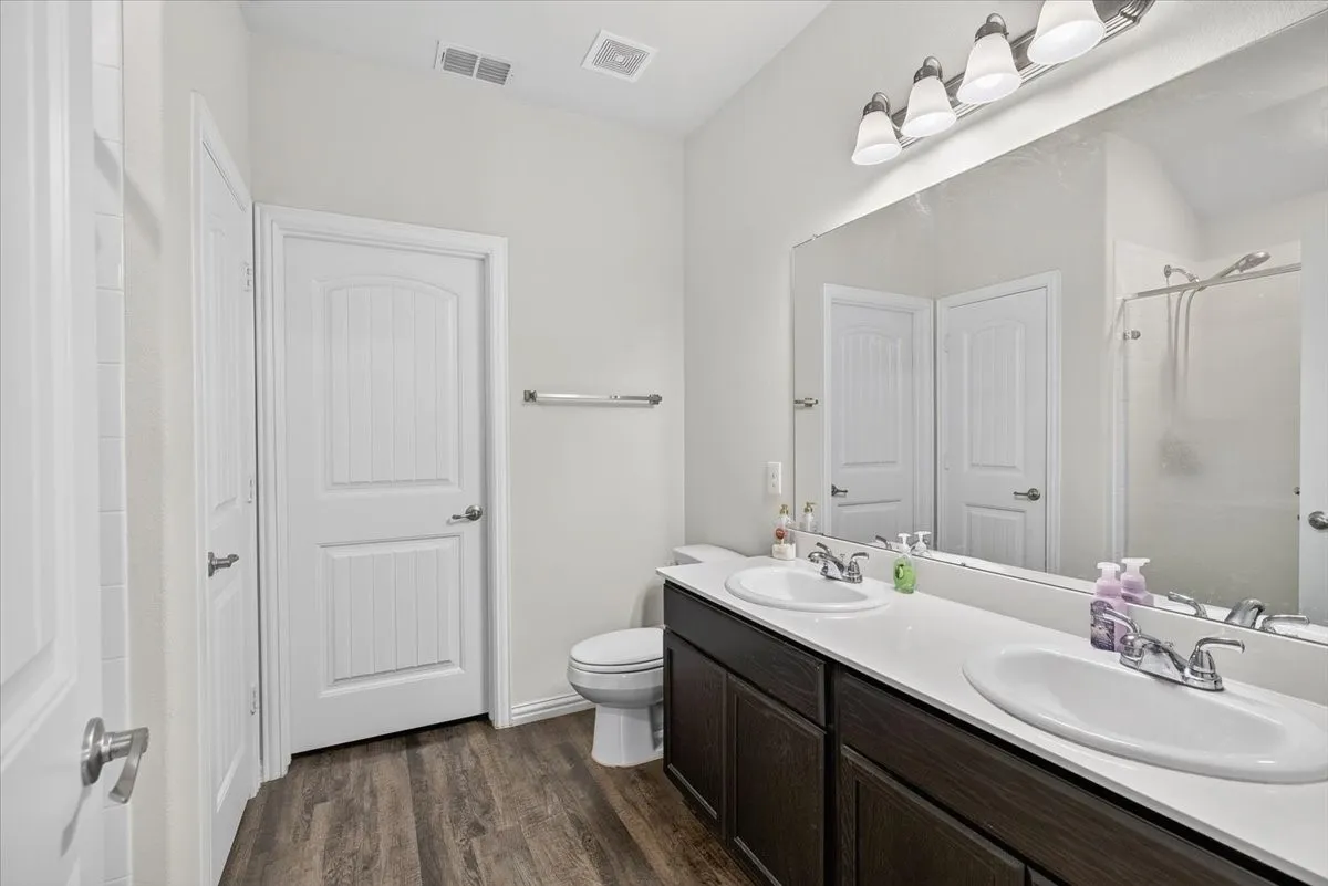 Single Family Residence For Sale in Henderson County , 515 Cottage Row, Mabank, Texas 75147, 4 Bedroom, 2 Bathroom, 2 Garage spaces, 1,672 Sqft, built in 2020, Preowned, mls#21203702, Real Estate Agent in Mabank, Homes For Sale in Henderson county, Homes For Sale in Mabank, Realtor in Mabank Texas, Real Estate Brokerage Independent Realty Texas, Luminita Cordes Realtor