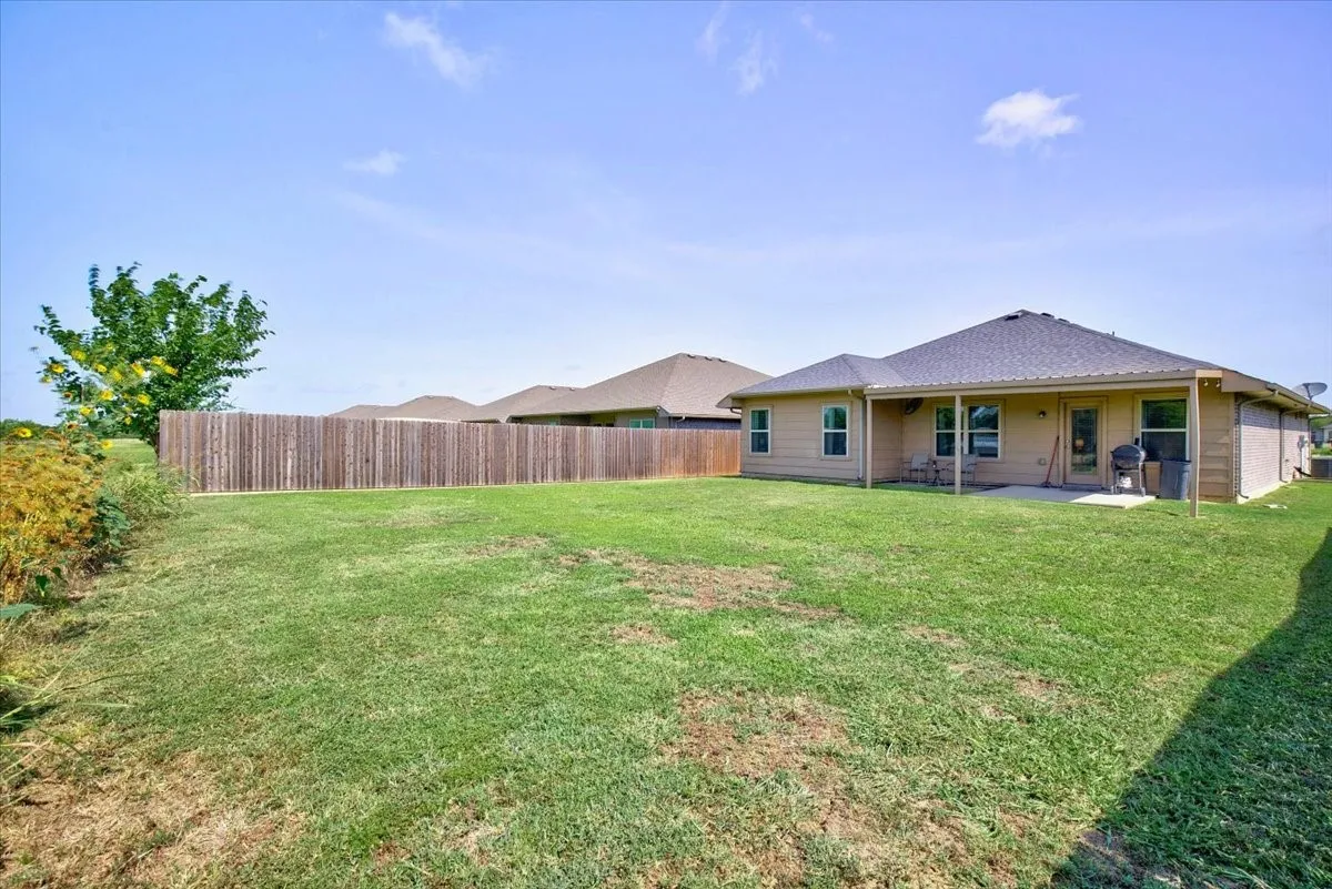 Single Family Residence For Sale in Henderson County , 515 Cottage Row, Mabank, Texas 75147, 4 Bedroom, 2 Bathroom, 2 Garage spaces, 1,672 Sqft, built in 2020, Preowned, mls#21203702, Real Estate Agent in Mabank, Homes For Sale in Henderson county, Homes For Sale in Mabank, Realtor in Mabank Texas, Real Estate Brokerage Independent Realty Texas, Luminita Cordes Realtor