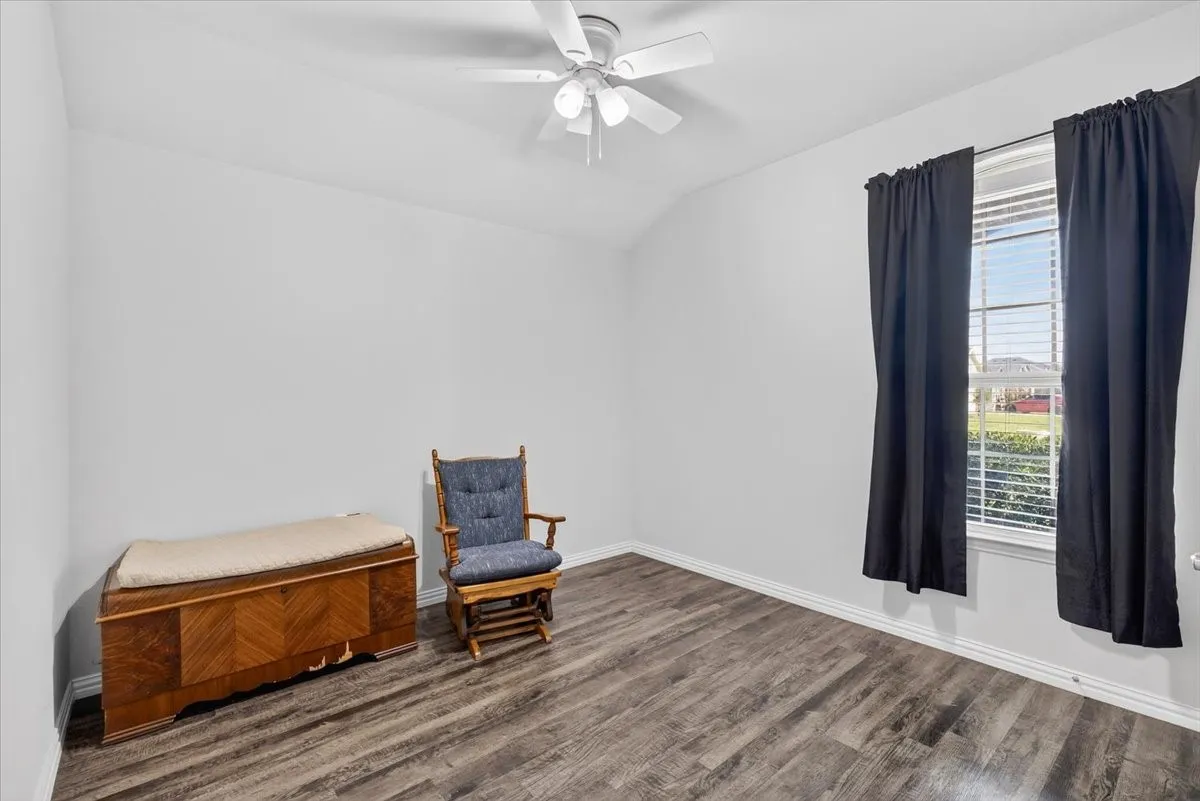 Single Family Residence For Sale in Henderson County , 515 Cottage Row, Mabank, Texas 75147, 4 Bedroom, 2 Bathroom, 2 Garage spaces, 1,672 Sqft, built in 2020, Preowned, mls#21203702, Real Estate Agent in Mabank, Homes For Sale in Henderson county, Homes For Sale in Mabank, Realtor in Mabank Texas, Real Estate Brokerage Independent Realty Texas, Luminita Cordes Realtor