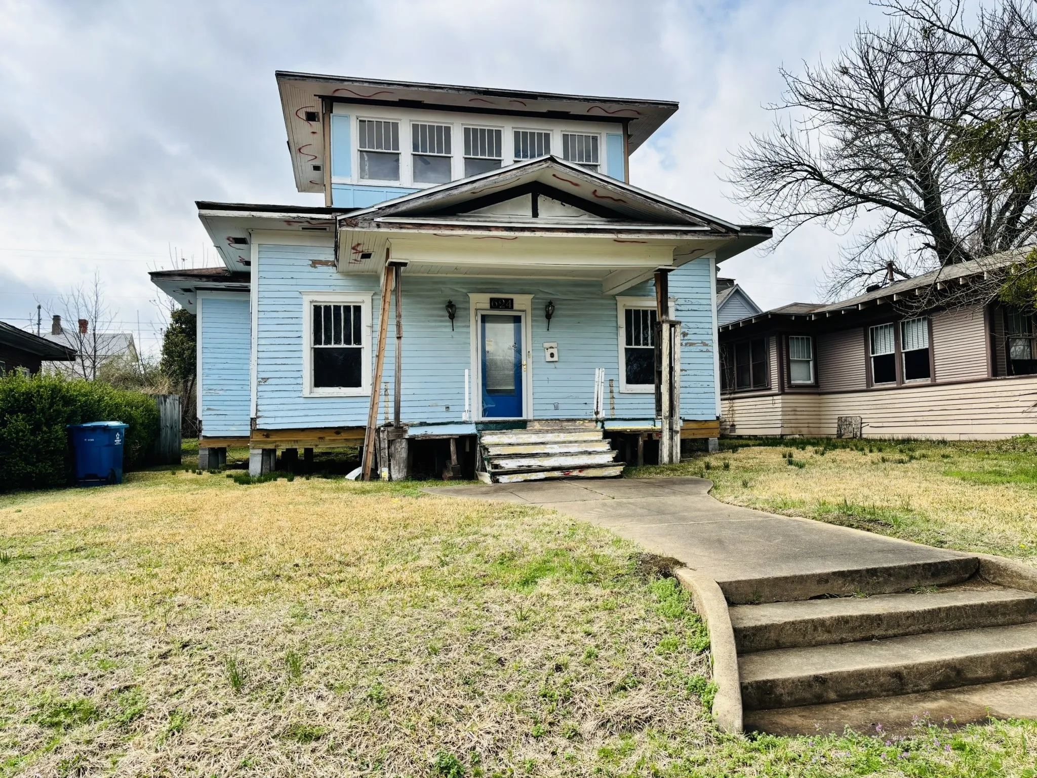 Single Family Residence For Sale in Grayson County , 624 W Gandy Street, Denison, Texas 75020, 2 Bedroom, 2 Bathroom, Garage spaces, 1,614 Sqft, built in 1910, mls#21203731, Real Estate Agent in Denison, Homes For Sale in Grayson county, Homes For Sale in Denison, Realtor in Denison Texas, Real Estate Brokerage Independent Realty Texas, Luminita Cordes Realtor