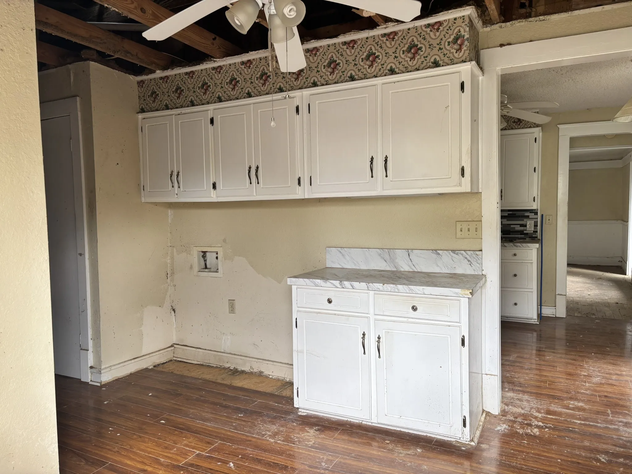 Single Family Residence For Sale in Grayson County , 624 W Gandy Street, Denison, Texas 75020, 2 Bedroom, 2 Bathroom, Garage spaces, 1,614 Sqft, built in 1910, mls#21203731, Real Estate Agent in Denison, Homes For Sale in Grayson county, Homes For Sale in Denison, Realtor in Denison Texas, Real Estate Brokerage Independent Realty Texas, Luminita Cordes Realtor