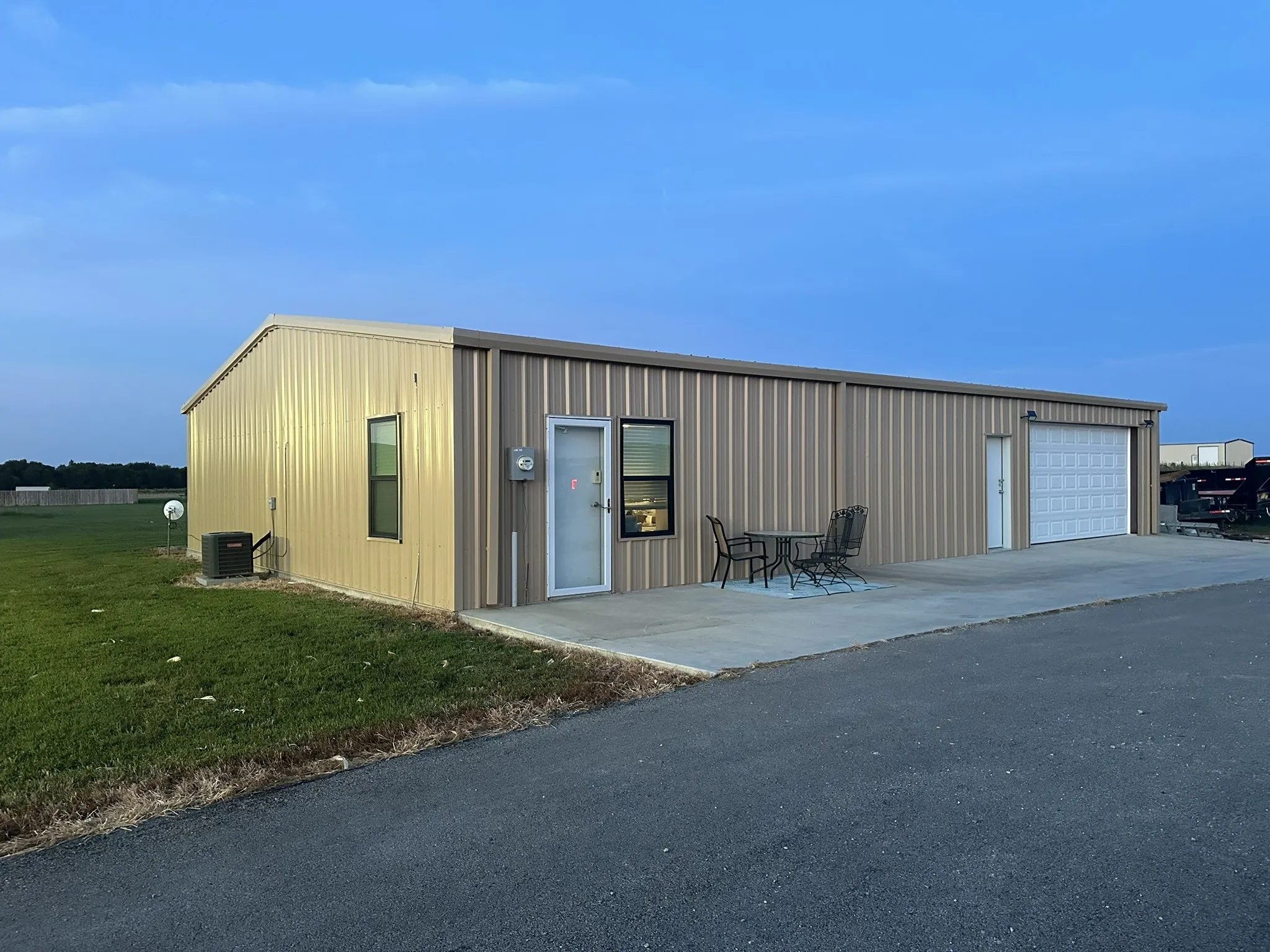 Single Family Residence For Sale in Ellis County , 511 John Davis Road, Italy, Texas 76651, 7 Bedroom, 5 Bathroom, 3 Garage spaces, 4,975 Sqft, built in 2022, Preowned, mls#21203757, Real Estate Agent in Italy, Homes For Sale in Ellis county, Homes For Sale in Italy, Realtor in Italy Texas, Real Estate Brokerage Independent Realty Texas, Luminita Cordes Realtor