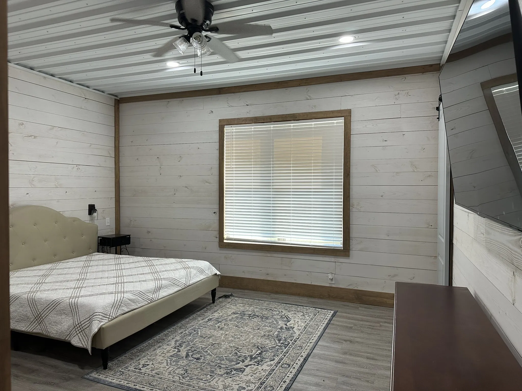 Single Family Residence For Sale in Ellis County , 511 John Davis Road, Italy, Texas 76651, 7 Bedroom, 5 Bathroom, 3 Garage spaces, 4,975 Sqft, built in 2022, Preowned, mls#21203757, Real Estate Agent in Italy, Homes For Sale in Ellis county, Homes For Sale in Italy, Realtor in Italy Texas, Real Estate Brokerage Independent Realty Texas, Luminita Cordes Realtor