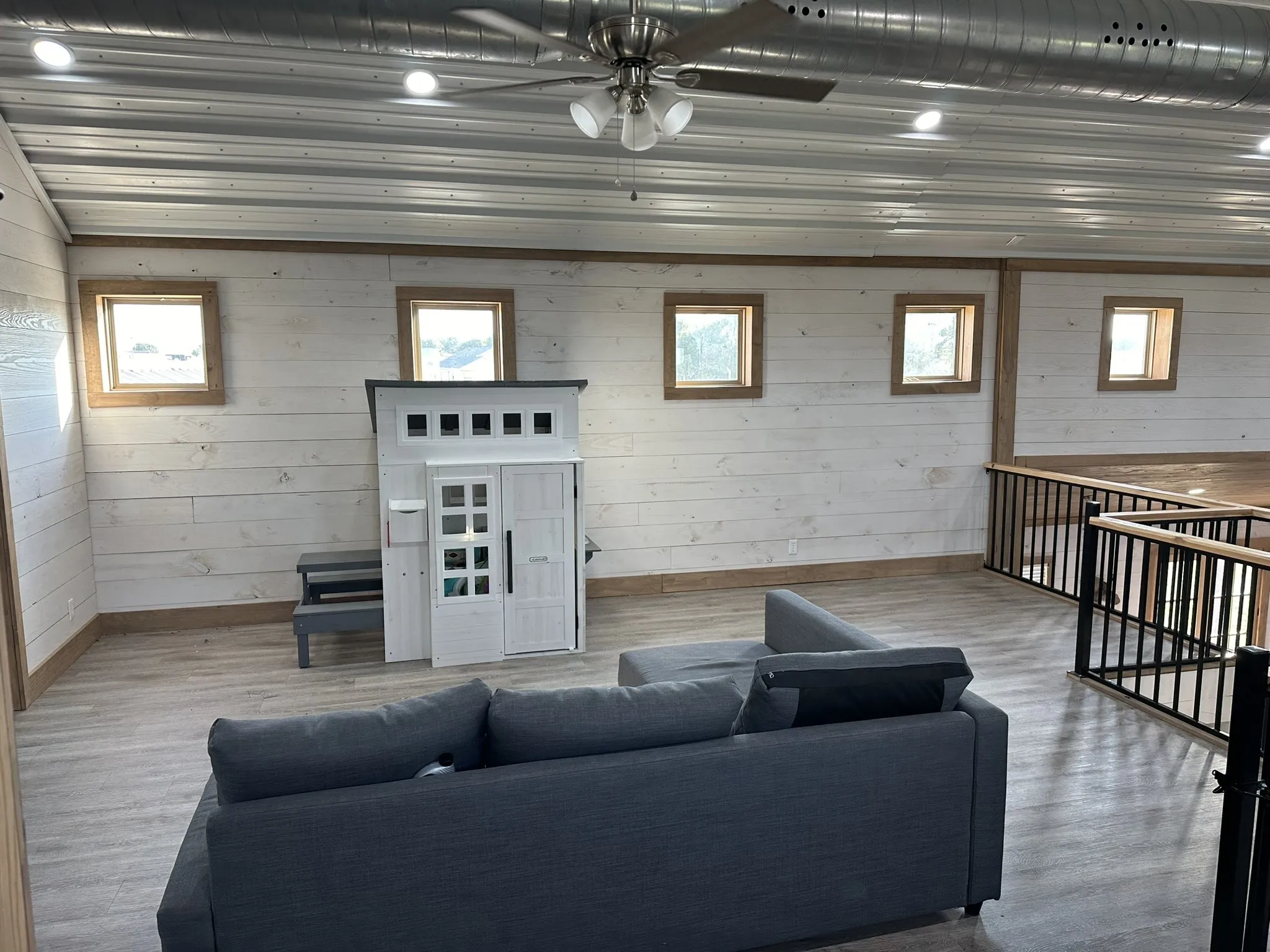 Single Family Residence For Sale in Ellis County , 511 John Davis Road, Italy, Texas 76651, 7 Bedroom, 5 Bathroom, 3 Garage spaces, 4,975 Sqft, built in 2022, Preowned, mls#21203757, Real Estate Agent in Italy, Homes For Sale in Ellis county, Homes For Sale in Italy, Realtor in Italy Texas, Real Estate Brokerage Independent Realty Texas, Luminita Cordes Realtor