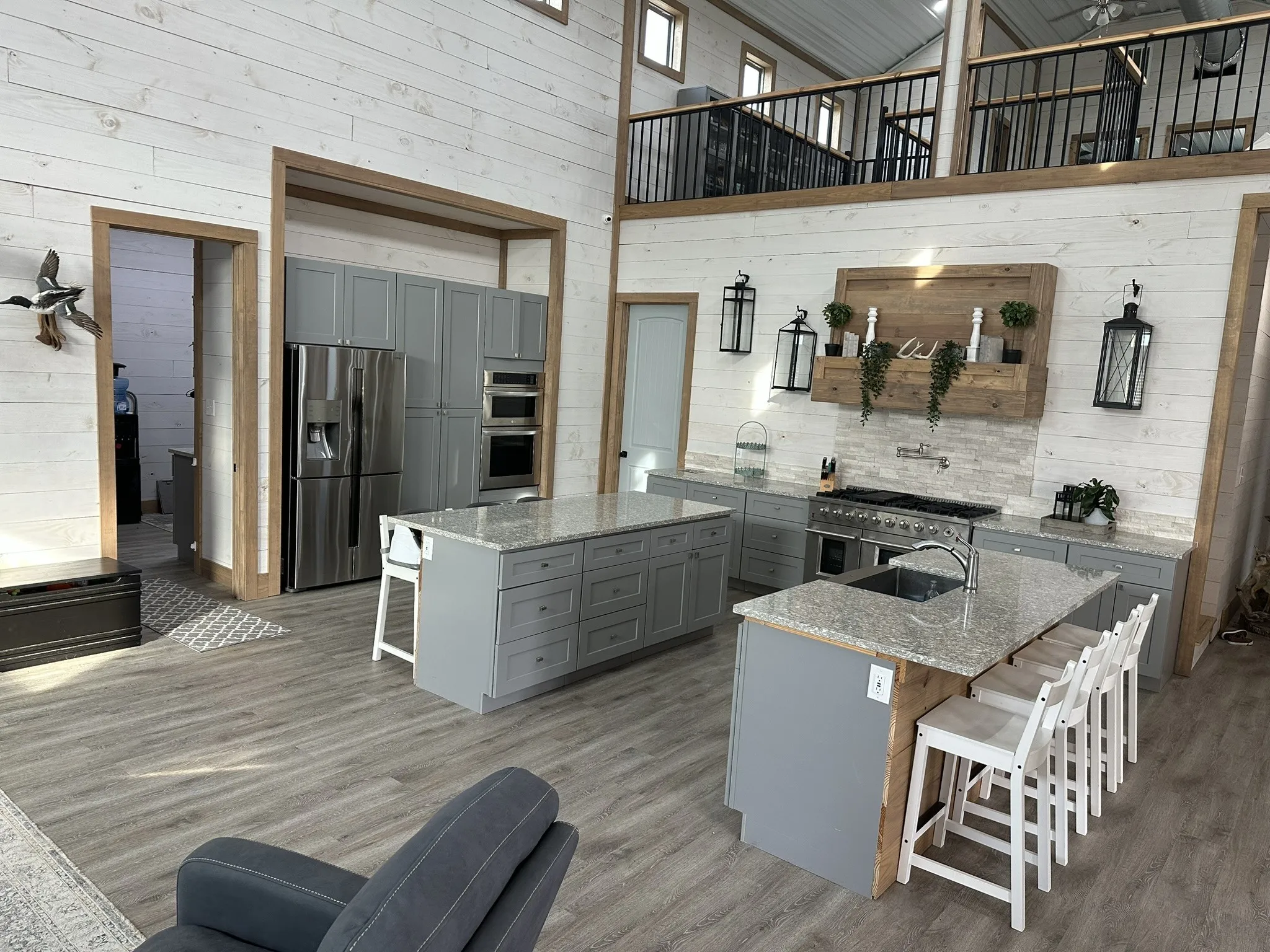 Single Family Residence For Sale in Ellis County , 511 John Davis Road, Italy, Texas 76651, 7 Bedroom, 5 Bathroom, 3 Garage spaces, 4,975 Sqft, built in 2022, Preowned, mls#21203757, Real Estate Agent in Italy, Homes For Sale in Ellis county, Homes For Sale in Italy, Realtor in Italy Texas, Real Estate Brokerage Independent Realty Texas, Luminita Cordes Realtor