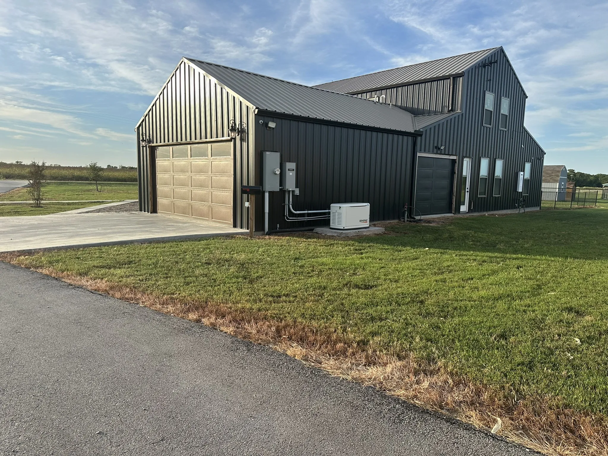 Single Family Residence For Sale in Ellis County , 511 John Davis Road, Italy, Texas 76651, 7 Bedroom, 5 Bathroom, 3 Garage spaces, 4,975 Sqft, built in 2022, Preowned, mls#21203757, Real Estate Agent in Italy, Homes For Sale in Ellis county, Homes For Sale in Italy, Realtor in Italy Texas, Real Estate Brokerage Independent Realty Texas, Luminita Cordes Realtor