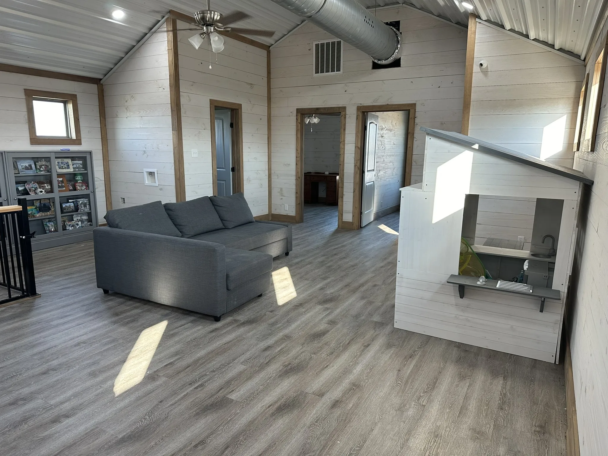 Single Family Residence For Sale in Ellis County , 511 John Davis Road, Italy, Texas 76651, 7 Bedroom, 5 Bathroom, 3 Garage spaces, 4,975 Sqft, built in 2022, Preowned, mls#21203757, Real Estate Agent in Italy, Homes For Sale in Ellis county, Homes For Sale in Italy, Realtor in Italy Texas, Real Estate Brokerage Independent Realty Texas, Luminita Cordes Realtor