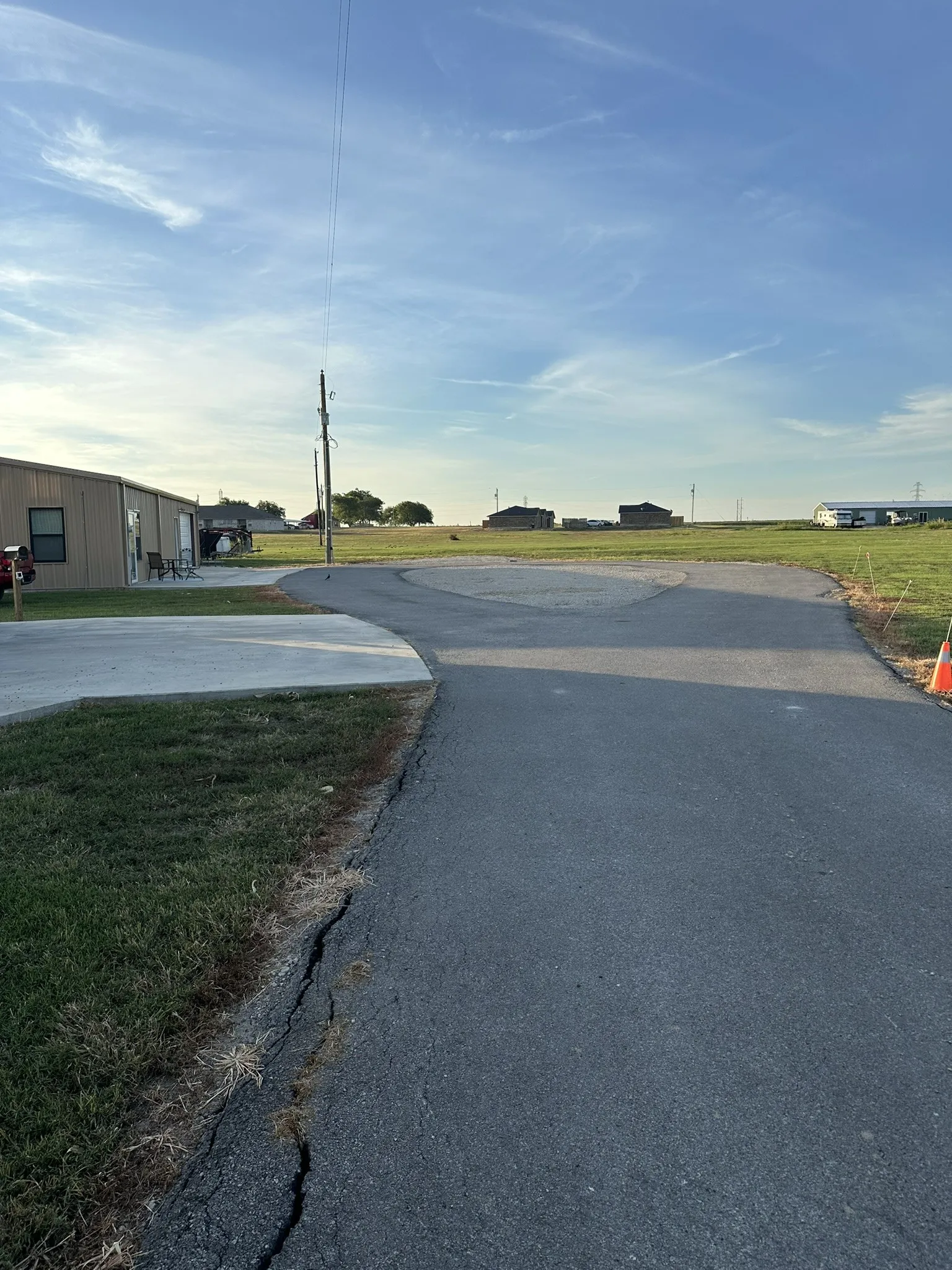 Single Family Residence For Sale in Ellis County , 511 John Davis Road, Italy, Texas 76651, 7 Bedroom, 5 Bathroom, 3 Garage spaces, 4,975 Sqft, built in 2022, Preowned, mls#21203757, Real Estate Agent in Italy, Homes For Sale in Ellis county, Homes For Sale in Italy, Realtor in Italy Texas, Real Estate Brokerage Independent Realty Texas, Luminita Cordes Realtor