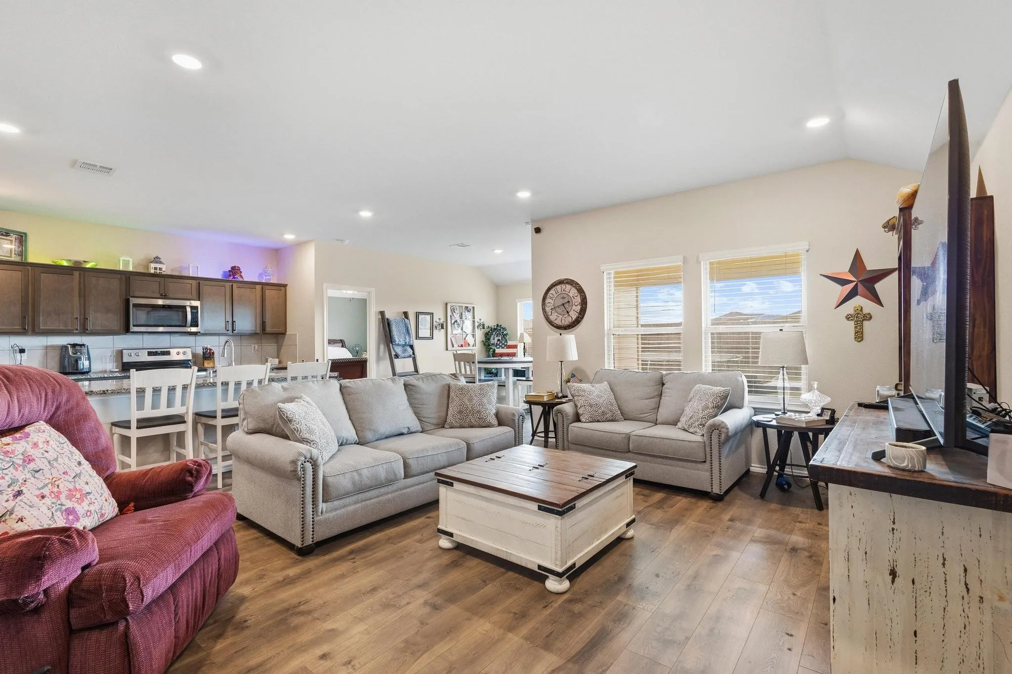 Single Family Residence For Sale in Collin County , 734 Meadow Creek Lane, Josephine, Texas 75189, 4 Bedroom, 2 Bathroom, 2 Garage spaces, 1,785 Sqft, built in 2020, Preowned, mls#21202883, Real Estate Agent in Josephine, Homes For Sale in Collin county, Homes For Sale in Josephine, Realtor in Josephine Texas, Real Estate Brokerage Independent Realty Texas, Luminita Cordes Realtor