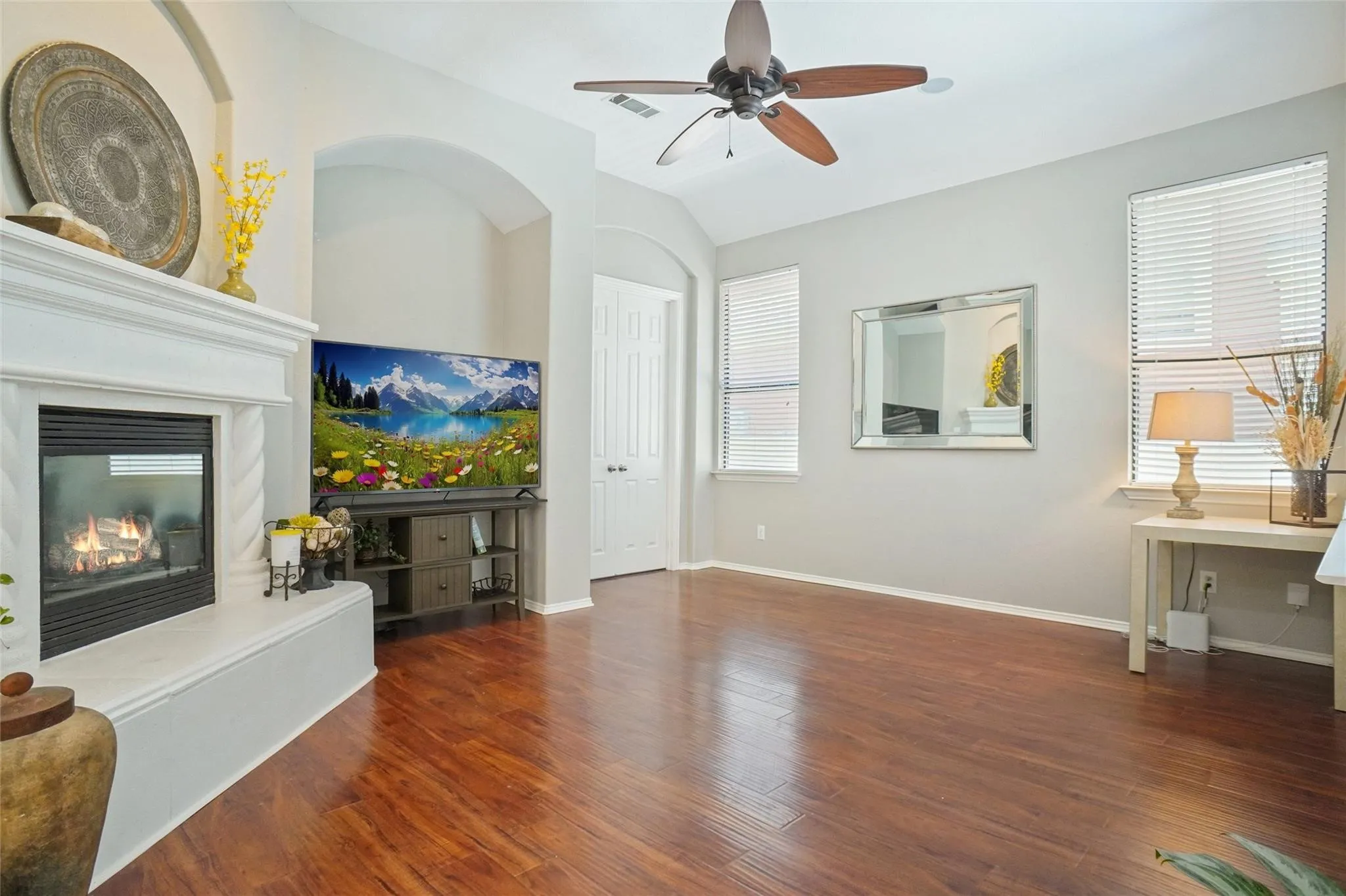 Single Family Residence For Sale in Denton County , 1716 Spanish Moss Way, Savannah, Texas 76227, 3 Bedroom, 2 Bathroom, 2 Garage spaces, 1,542 Sqft, built in 2004, mls#21203765, Real Estate Agent in Savannah, Homes For Sale in Denton county, Homes For Sale in Savannah, Realtor in Savannah Texas, Real Estate Brokerage Independent Realty Texas, Luminita Cordes Realtor