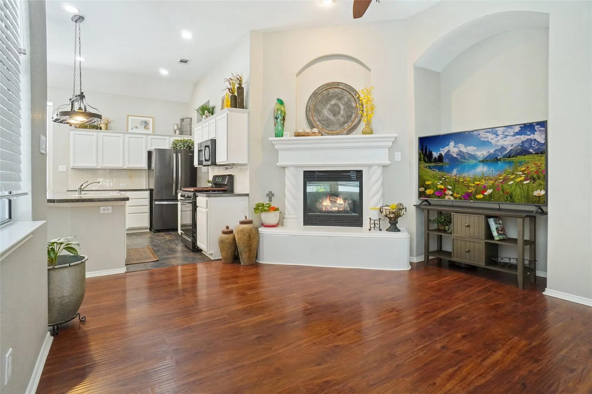 Single Family Residence For Sale in Denton County , 1716 Spanish Moss Way, Savannah, Texas 76227, 3 Bedroom, 2 Bathroom, 2 Garage spaces, 1,542 Sqft, built in 2004, mls#21203765, Real Estate Agent in Savannah, Homes For Sale in Denton county, Homes For Sale in Savannah, Realtor in Savannah Texas, Real Estate Brokerage Independent Realty Texas, Luminita Cordes Realtor