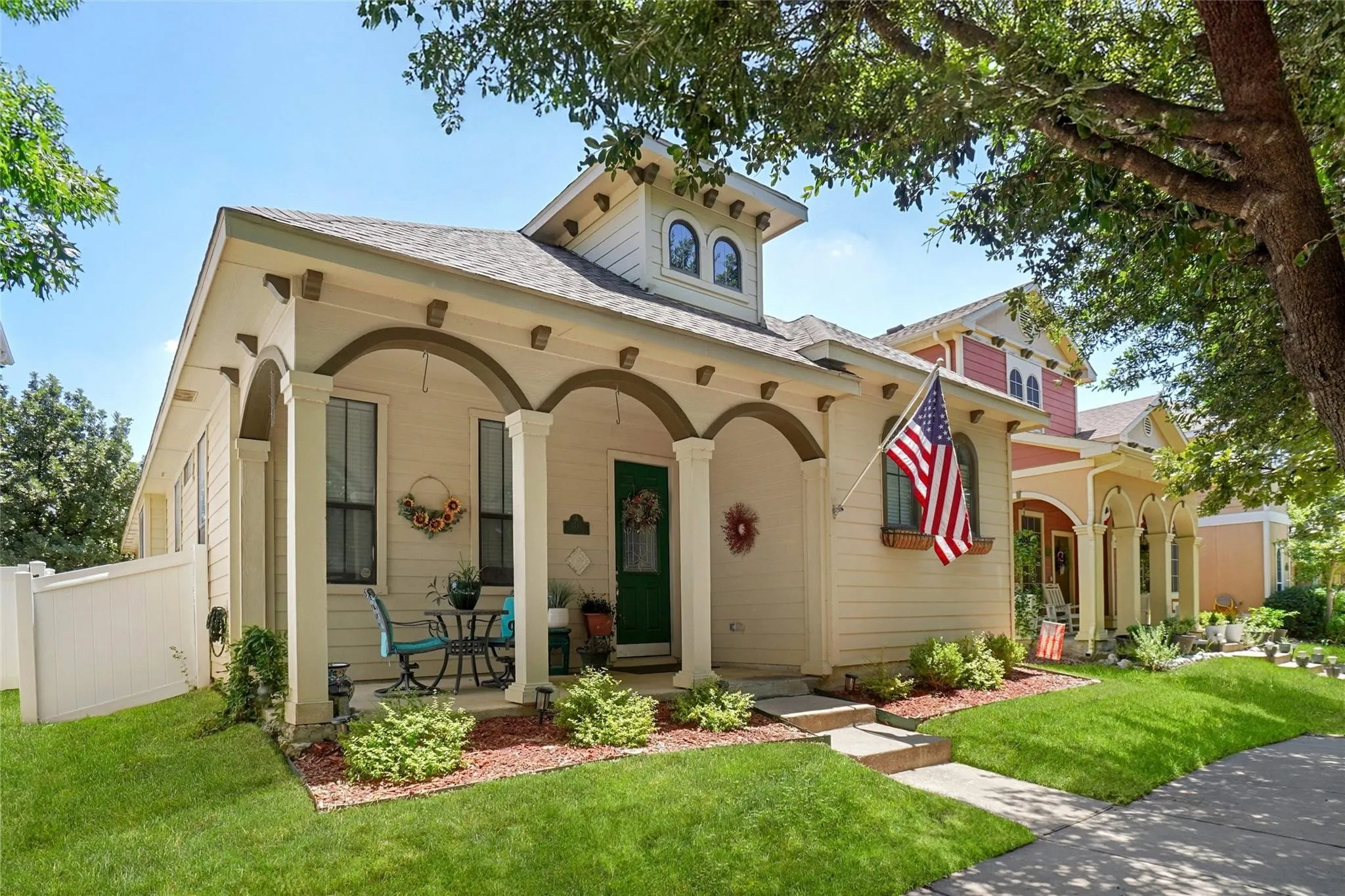 Single Family Residence For Sale in Denton County , 1716 Spanish Moss Way, Savannah, Texas 76227, 3 Bedroom, 2 Bathroom, 2 Garage spaces, 1,542 Sqft, built in 2004, mls#21203765, Real Estate Agent in Savannah, Homes For Sale in Denton county, Homes For Sale in Savannah, Realtor in Savannah Texas, Real Estate Brokerage Independent Realty Texas, Luminita Cordes Realtor