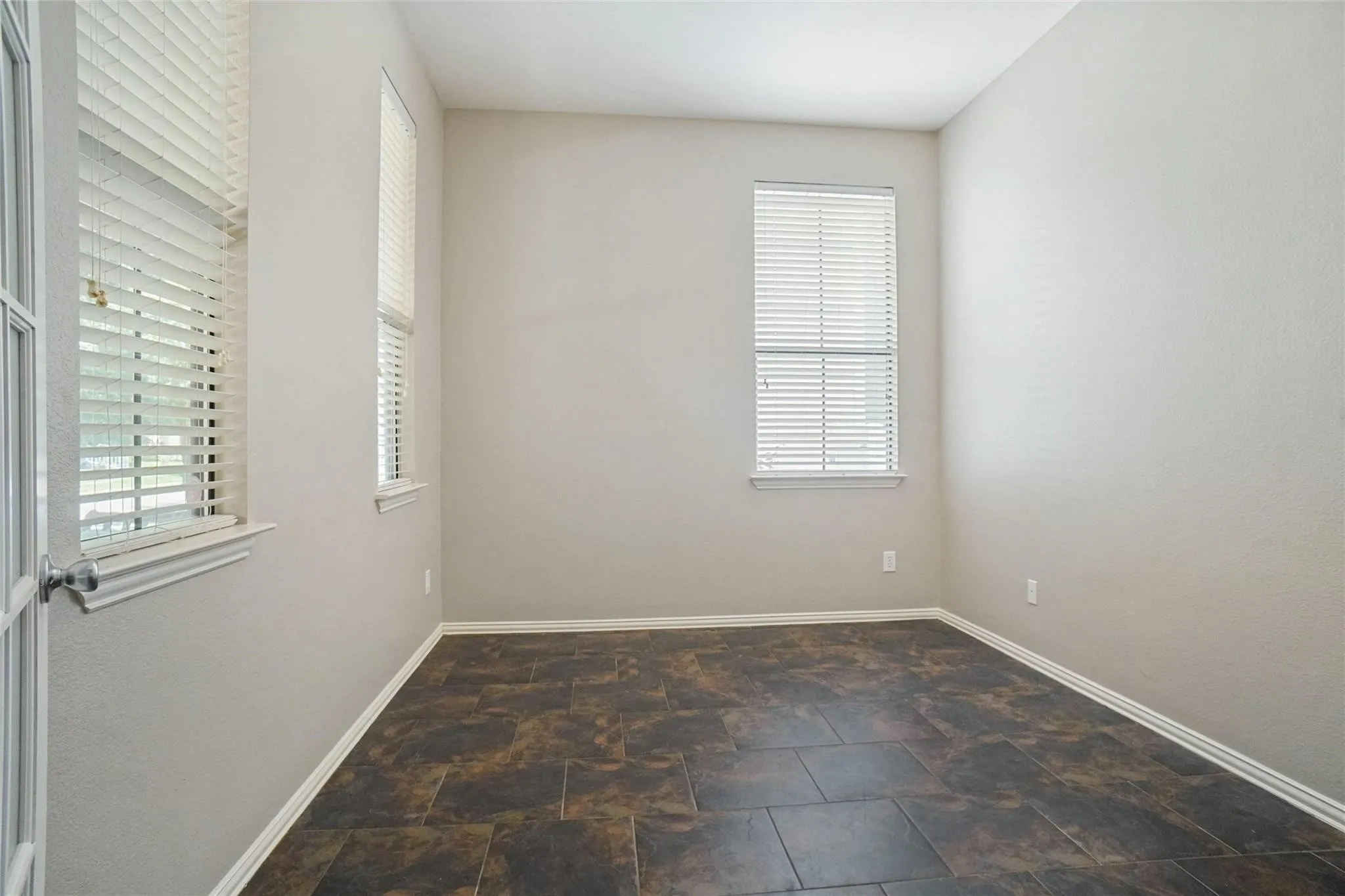 Single Family Residence For Sale in Denton County , 1716 Spanish Moss Way, Savannah, Texas 76227, 3 Bedroom, 2 Bathroom, 2 Garage spaces, 1,542 Sqft, built in 2004, mls#21203765, Real Estate Agent in Savannah, Homes For Sale in Denton county, Homes For Sale in Savannah, Realtor in Savannah Texas, Real Estate Brokerage Independent Realty Texas, Luminita Cordes Realtor