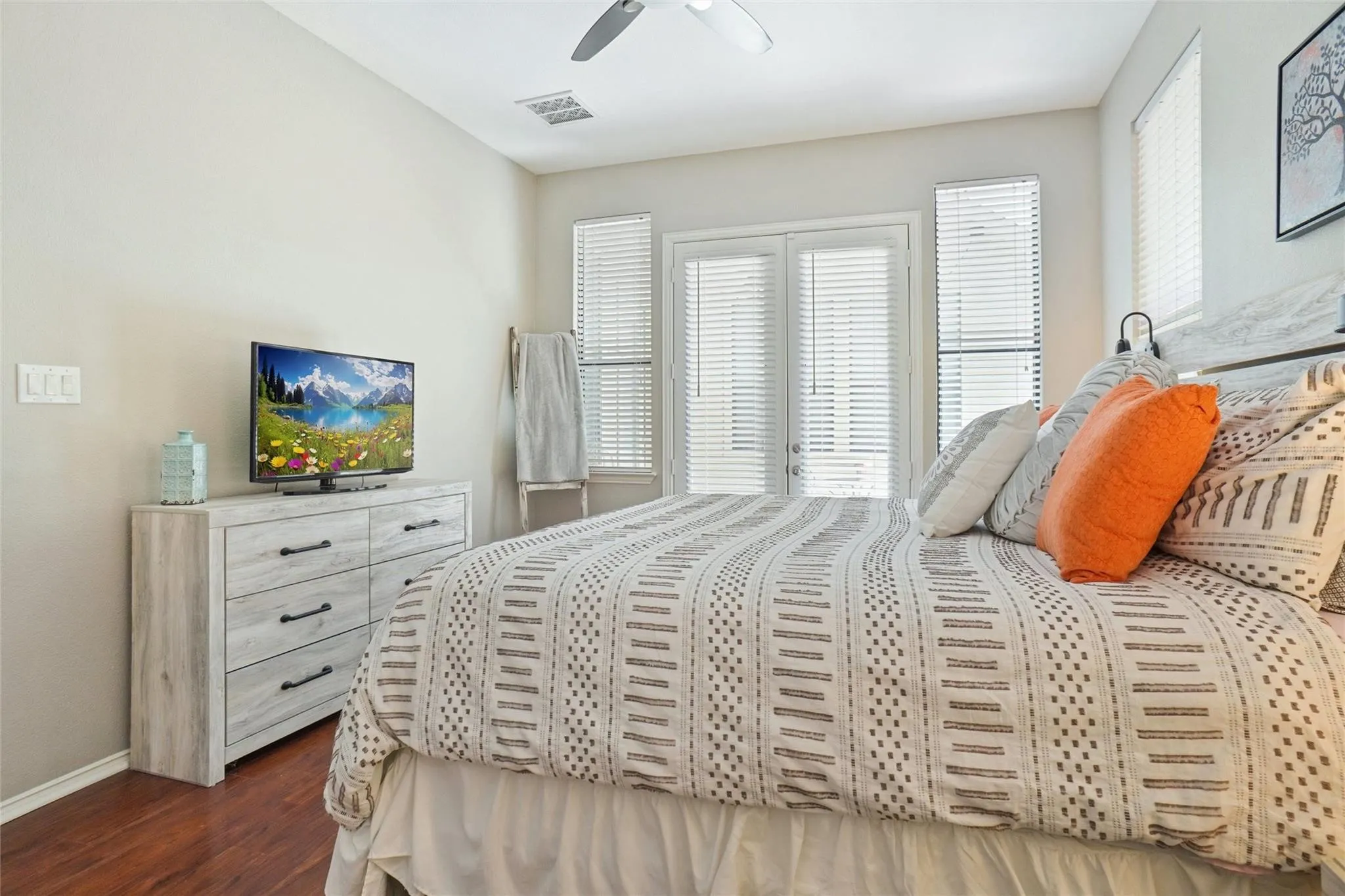 Single Family Residence For Sale in Denton County , 1716 Spanish Moss Way, Savannah, Texas 76227, 3 Bedroom, 2 Bathroom, 2 Garage spaces, 1,542 Sqft, built in 2004, mls#21203765, Real Estate Agent in Savannah, Homes For Sale in Denton county, Homes For Sale in Savannah, Realtor in Savannah Texas, Real Estate Brokerage Independent Realty Texas, Luminita Cordes Realtor