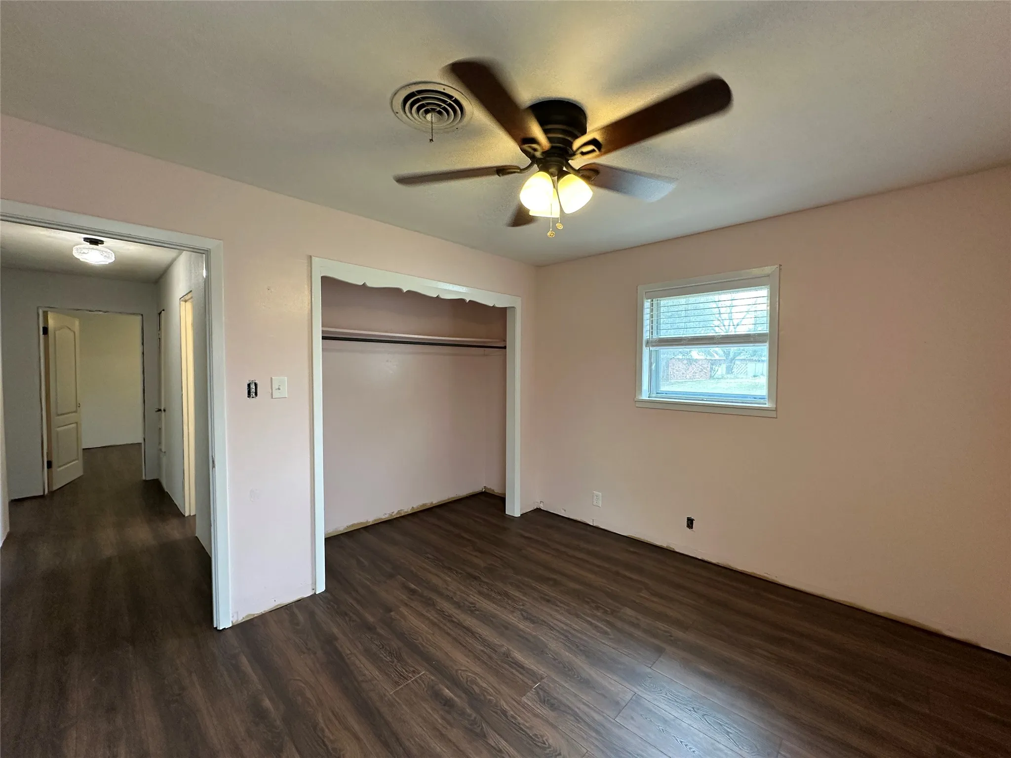 Single Family Residence For Sale in Hill County , 108 Beard Drive, Itasca, Texas 76055, 3 Bedroom, 2 Bathroom, 2 Garage spaces, 1,872 Sqft, built in 1990, Preowned, mls#21203770, Real Estate Agent in Itasca, Homes For Sale in Hill county, Homes For Sale in Itasca, Realtor in Itasca Texas, Real Estate Brokerage Independent Realty Texas, Luminita Cordes Realtor