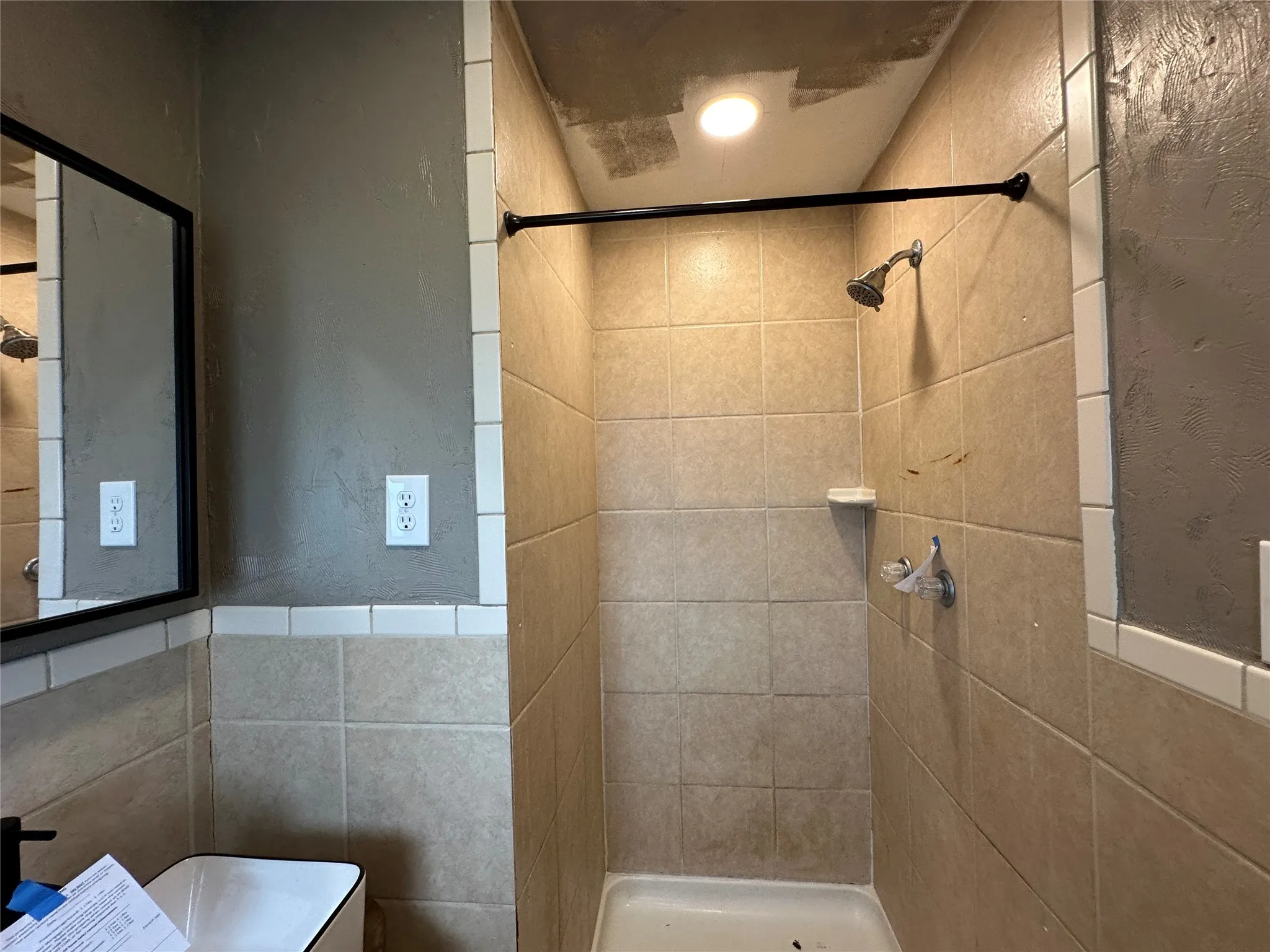 Single Family Residence For Sale in Hill County , 108 Beard Drive, Itasca, Texas 76055, 3 Bedroom, 2 Bathroom, 2 Garage spaces, 1,872 Sqft, built in 1990, Preowned, mls#21203770, Real Estate Agent in Itasca, Homes For Sale in Hill county, Homes For Sale in Itasca, Realtor in Itasca Texas, Real Estate Brokerage Independent Realty Texas, Luminita Cordes Realtor