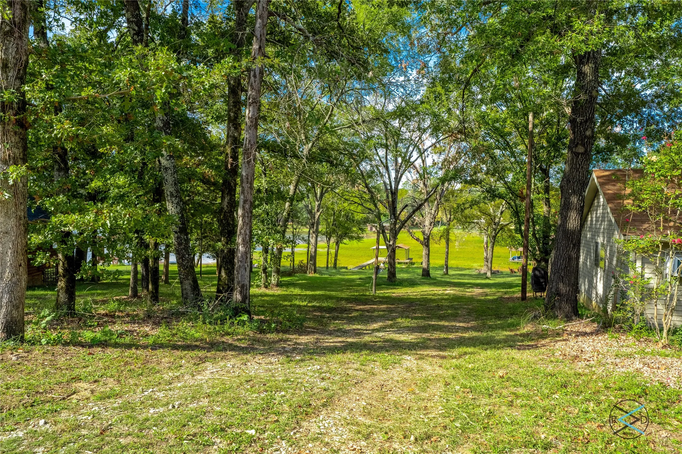 Single Family Residence For Sale in Henderson County , 7179 Lance Lane, Eustace, Texas 75124, 3 Bedroom, 2 Bathroom, 2 Garage spaces, 1,341 Sqft, built in 1988, Preowned, mls#21203812, Real Estate Agent in Eustace, Homes For Sale in Henderson county, Homes For Sale in Eustace, Realtor in Eustace Texas, Real Estate Brokerage Independent Realty Texas, Luminita Cordes Realtor