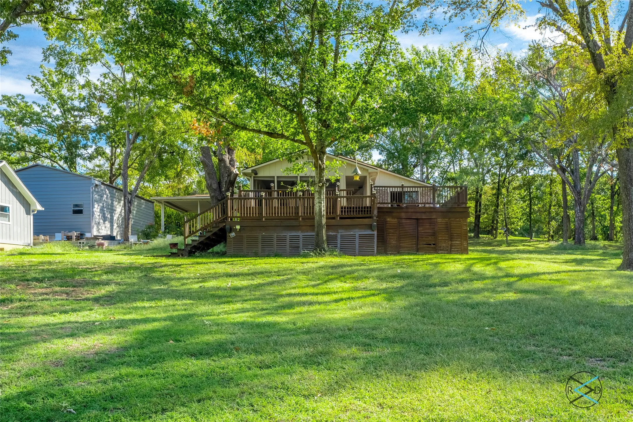 Single Family Residence For Sale in Henderson County , 7179 Lance Lane, Eustace, Texas 75124, 3 Bedroom, 2 Bathroom, 2 Garage spaces, 1,341 Sqft, built in 1988, Preowned, mls#21203812, Real Estate Agent in Eustace, Homes For Sale in Henderson county, Homes For Sale in Eustace, Realtor in Eustace Texas, Real Estate Brokerage Independent Realty Texas, Luminita Cordes Realtor