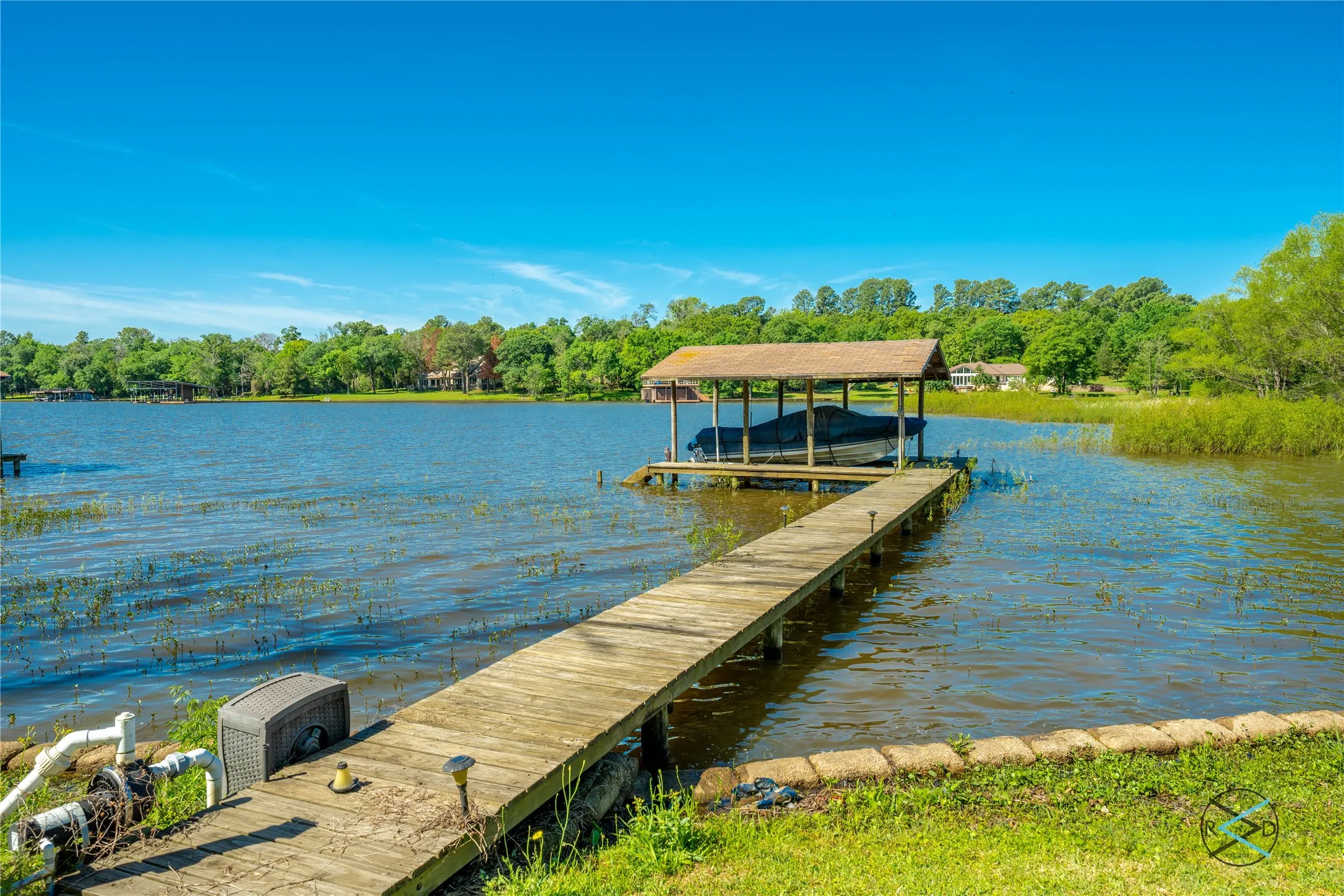 Single Family Residence For Sale in Henderson County , 7179 Lance Lane, Eustace, Texas 75124, 3 Bedroom, 2 Bathroom, 2 Garage spaces, 1,341 Sqft, built in 1988, Preowned, mls#21203812, Real Estate Agent in Eustace, Homes For Sale in Henderson county, Homes For Sale in Eustace, Realtor in Eustace Texas, Real Estate Brokerage Independent Realty Texas, Luminita Cordes Realtor