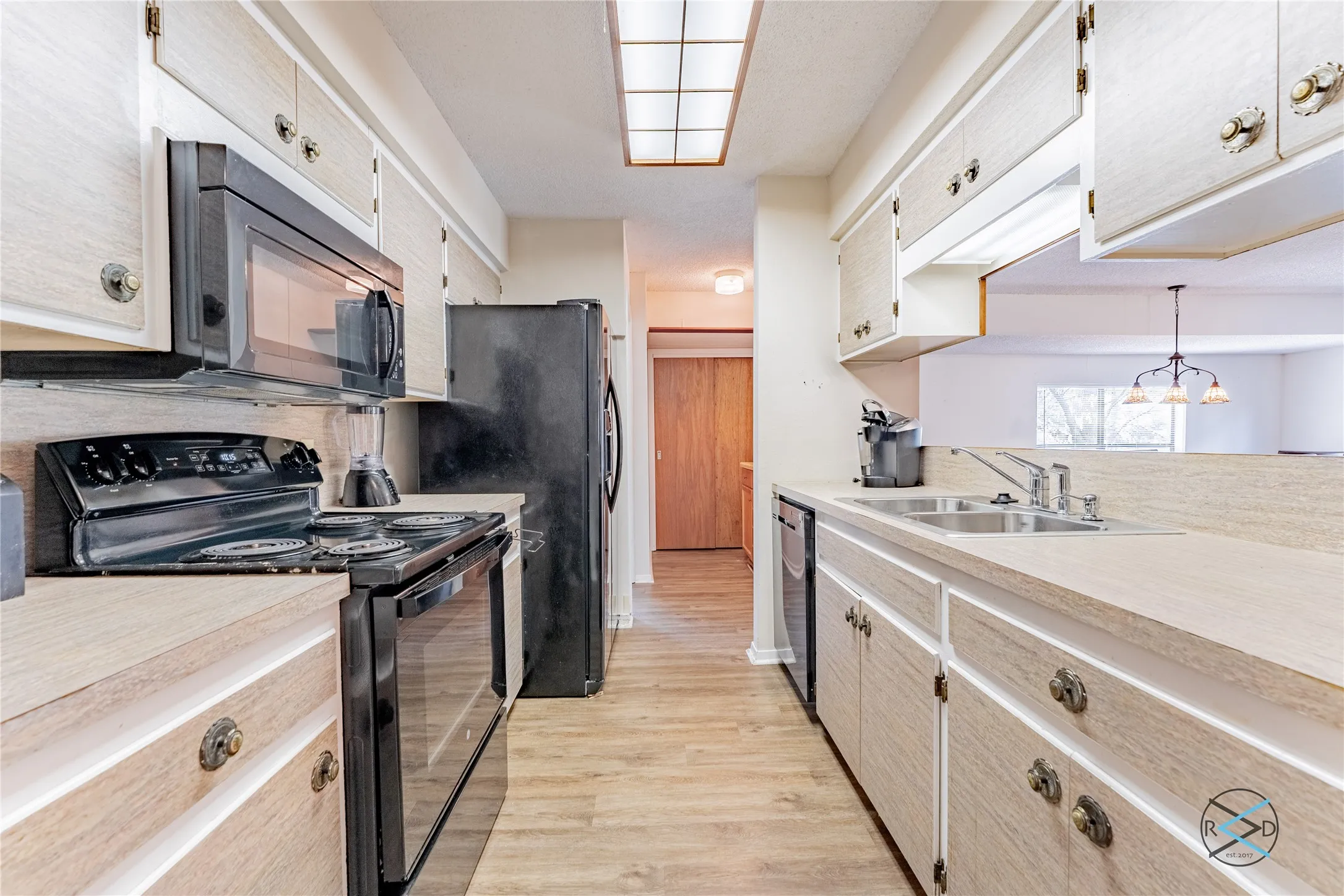 Single Family Residence For Sale in Henderson County , 7179 Lance Lane, Eustace, Texas 75124, 3 Bedroom, 2 Bathroom, 2 Garage spaces, 1,341 Sqft, built in 1988, Preowned, mls#21203812, Real Estate Agent in Eustace, Homes For Sale in Henderson county, Homes For Sale in Eustace, Realtor in Eustace Texas, Real Estate Brokerage Independent Realty Texas, Luminita Cordes Realtor