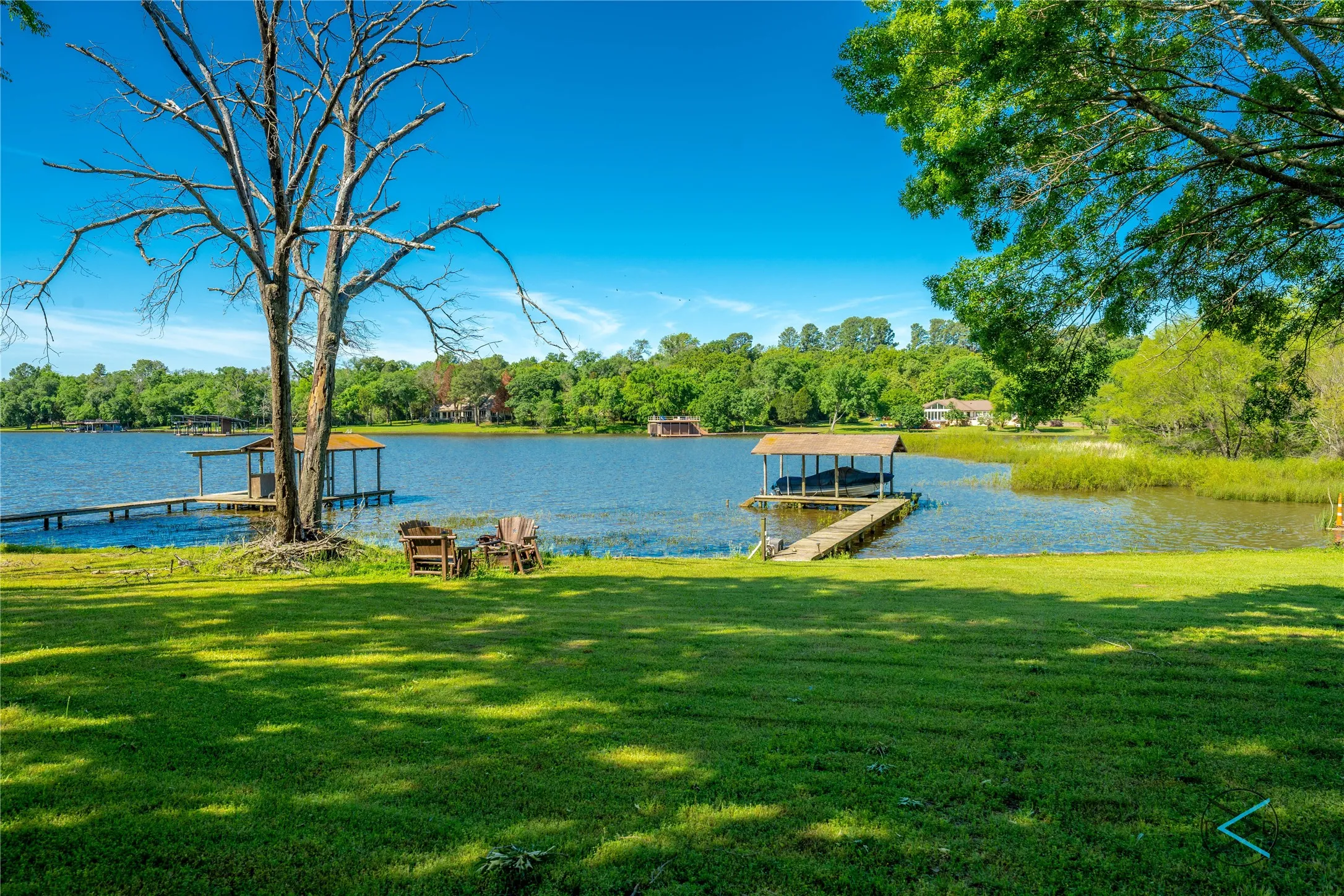 Single Family Residence For Sale in Henderson County , 7179 Lance Lane, Eustace, Texas 75124, 3 Bedroom, 2 Bathroom, 2 Garage spaces, 1,341 Sqft, built in 1988, Preowned, mls#21203812, Real Estate Agent in Eustace, Homes For Sale in Henderson county, Homes For Sale in Eustace, Realtor in Eustace Texas, Real Estate Brokerage Independent Realty Texas, Luminita Cordes Realtor