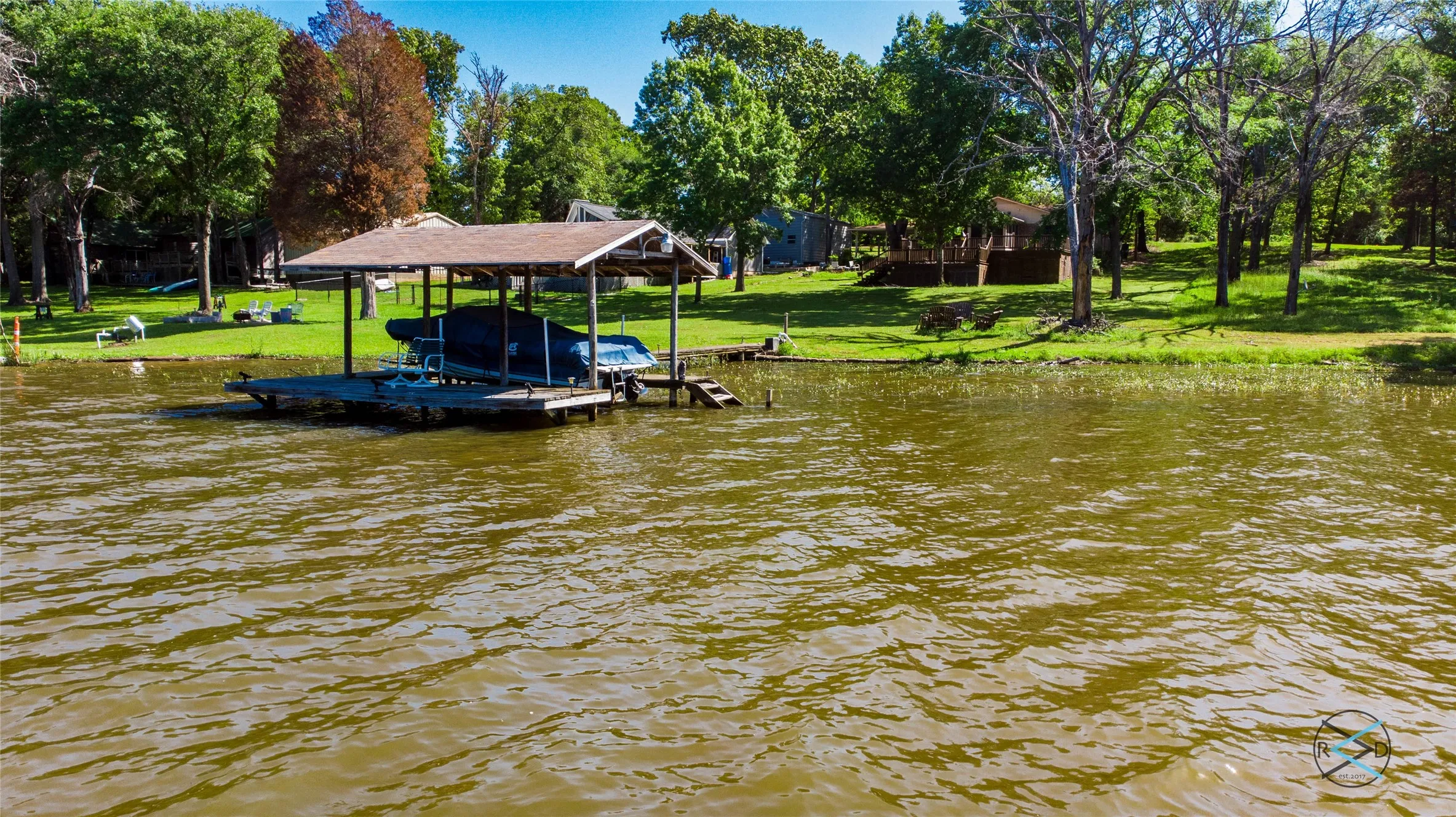 Single Family Residence For Sale in Henderson County , 7179 Lance Lane, Eustace, Texas 75124, 3 Bedroom, 2 Bathroom, 2 Garage spaces, 1,341 Sqft, built in 1988, Preowned, mls#21203812, Real Estate Agent in Eustace, Homes For Sale in Henderson county, Homes For Sale in Eustace, Realtor in Eustace Texas, Real Estate Brokerage Independent Realty Texas, Luminita Cordes Realtor