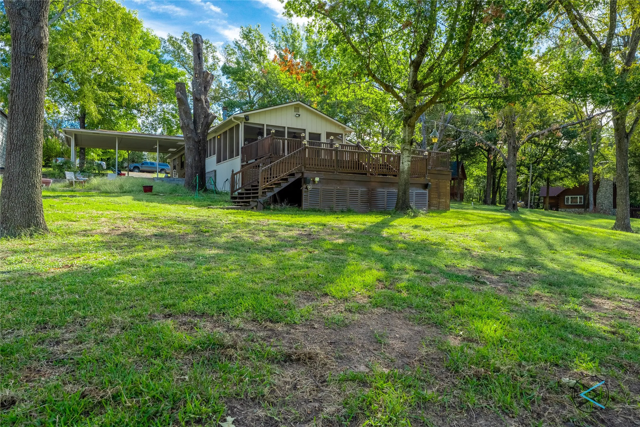 Single Family Residence For Sale in Henderson County , 7179 Lance Lane, Eustace, Texas 75124, 3 Bedroom, 2 Bathroom, 2 Garage spaces, 1,341 Sqft, built in 1988, Preowned, mls#21203812, Real Estate Agent in Eustace, Homes For Sale in Henderson county, Homes For Sale in Eustace, Realtor in Eustace Texas, Real Estate Brokerage Independent Realty Texas, Luminita Cordes Realtor