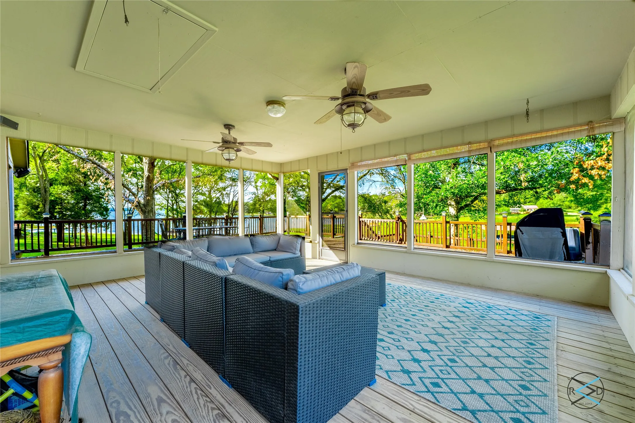 Single Family Residence For Sale in Henderson County , 7179 Lance Lane, Eustace, Texas 75124, 3 Bedroom, 2 Bathroom, 2 Garage spaces, 1,341 Sqft, built in 1988, Preowned, mls#21203812, Real Estate Agent in Eustace, Homes For Sale in Henderson county, Homes For Sale in Eustace, Realtor in Eustace Texas, Real Estate Brokerage Independent Realty Texas, Luminita Cordes Realtor