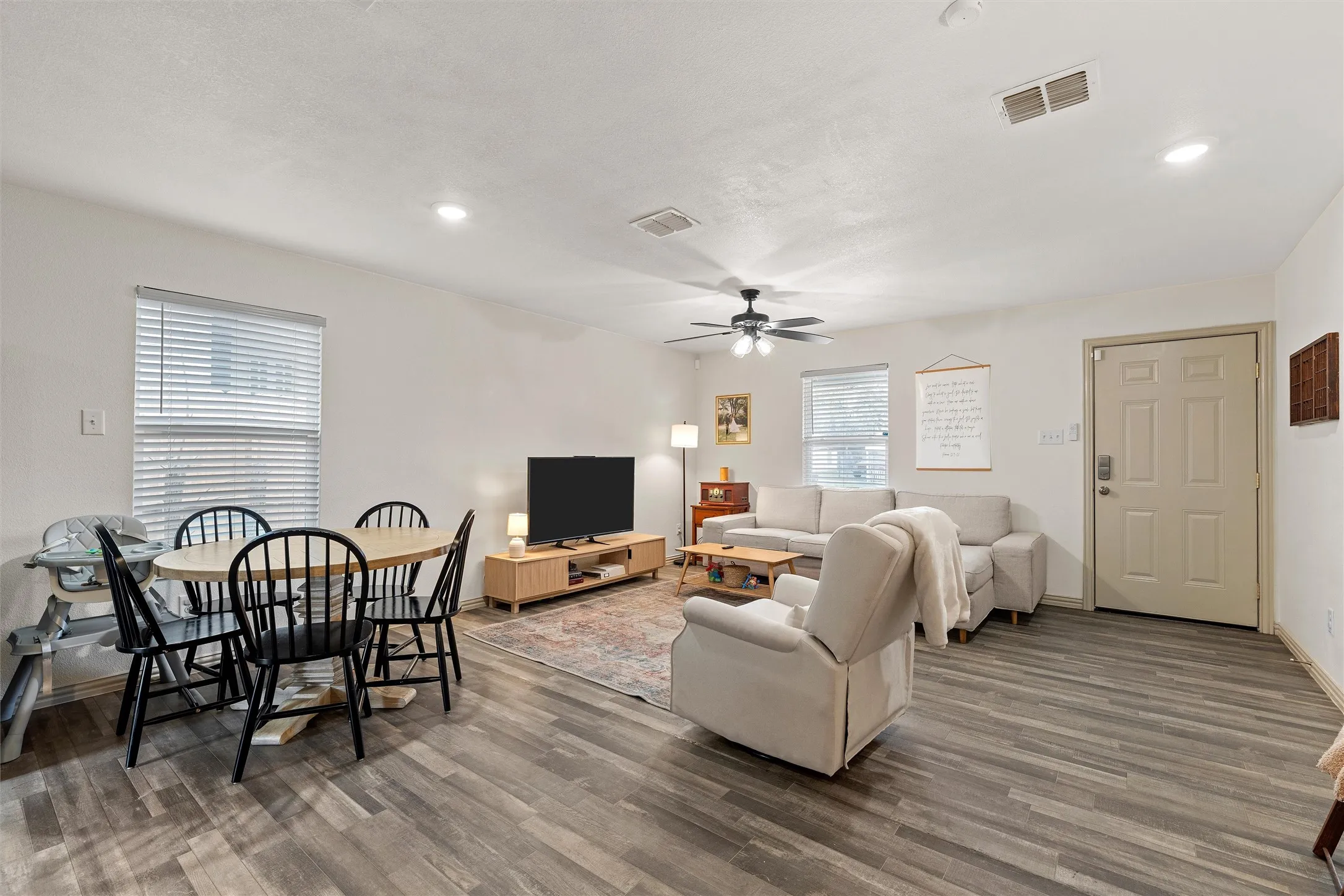 Single Family Residence For Sale in Mc Lennan County , 1124 N 13th Street, Waco, Texas 76707, 3 Bedroom, 2 Bathroom, Garage spaces, 1,136 Sqft, built in 2020, mls#21192663, Real Estate Agent in Waco, Homes For Sale in Mc Lennan county, Homes For Sale in Waco, Realtor in Waco Texas, Real Estate Brokerage Independent Realty Texas, Luminita Cordes Realtor