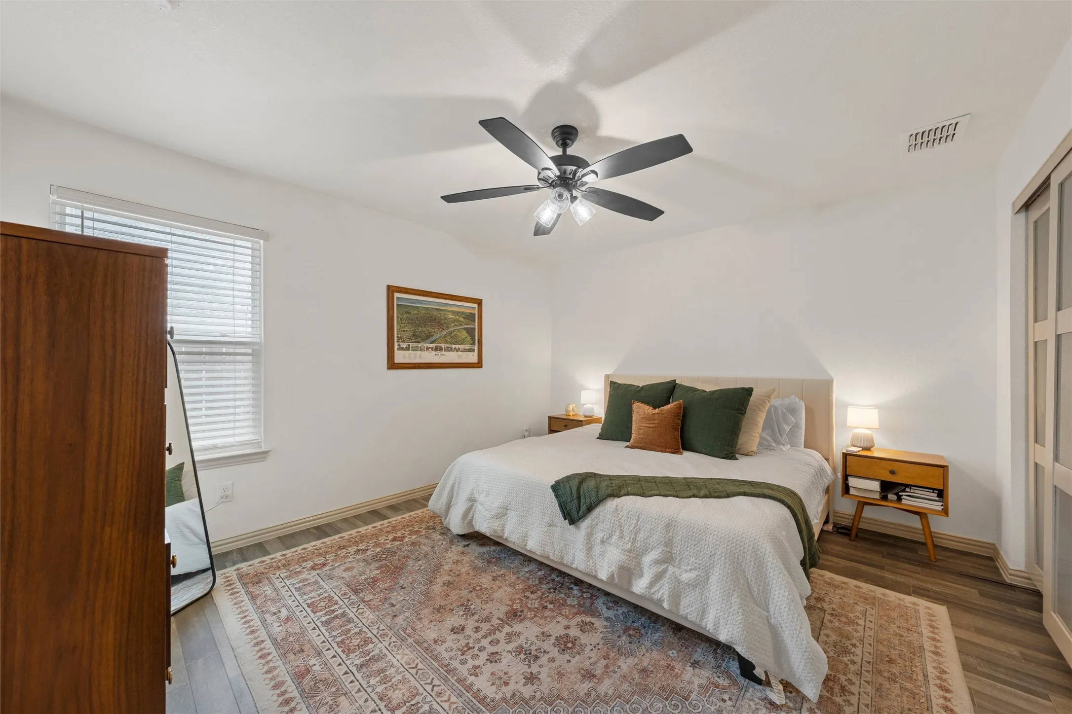 Single Family Residence For Sale in Mc Lennan County , 1124 N 13th Street, Waco, Texas 76707, 3 Bedroom, 2 Bathroom, Garage spaces, 1,136 Sqft, built in 2020, mls#21192663, Real Estate Agent in Waco, Homes For Sale in Mc Lennan county, Homes For Sale in Waco, Realtor in Waco Texas, Real Estate Brokerage Independent Realty Texas, Luminita Cordes Realtor