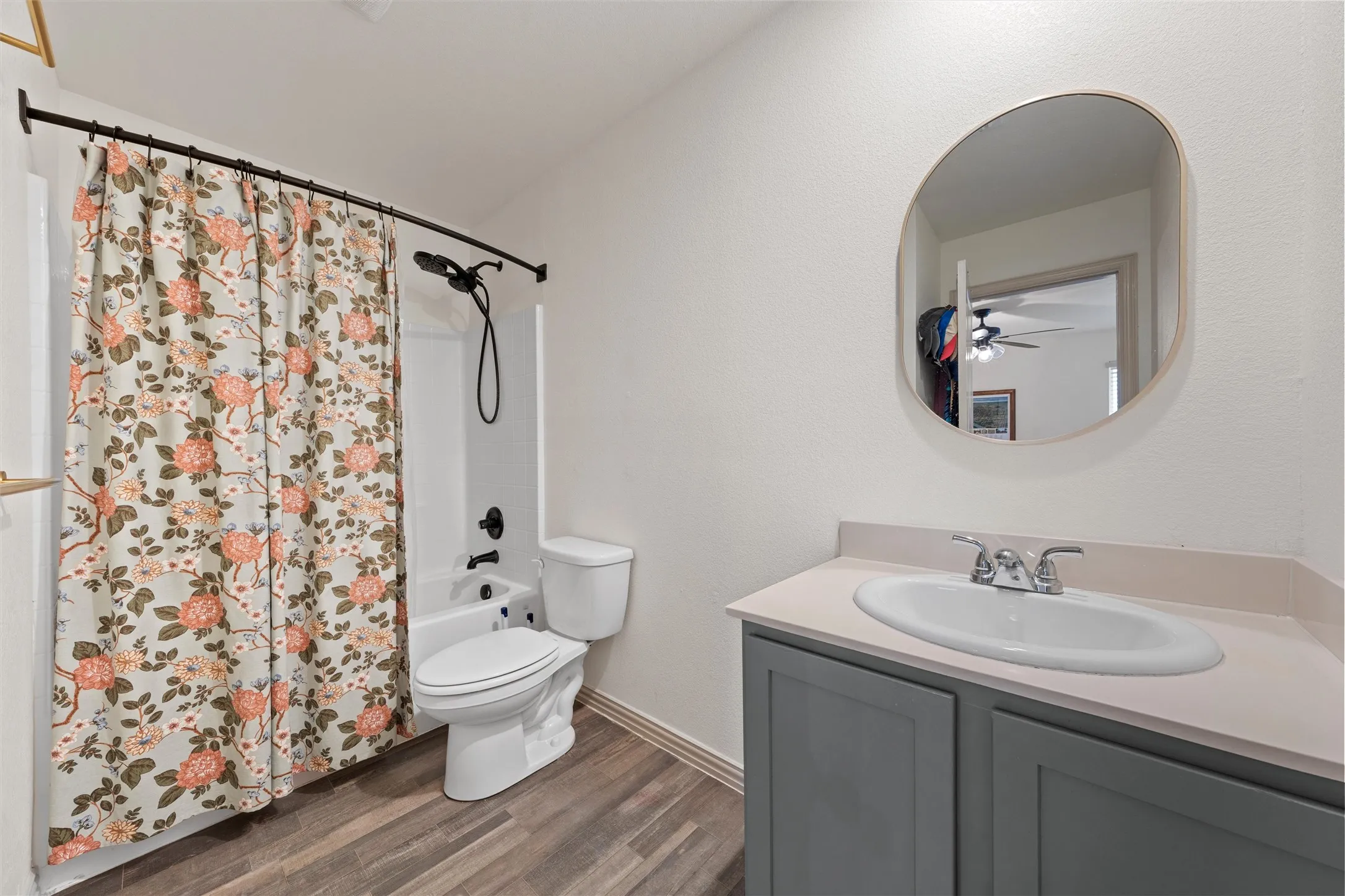 Single Family Residence For Sale in Mc Lennan County , 1124 N 13th Street, Waco, Texas 76707, 3 Bedroom, 2 Bathroom, Garage spaces, 1,136 Sqft, built in 2020, mls#21192663, Real Estate Agent in Waco, Homes For Sale in Mc Lennan county, Homes For Sale in Waco, Realtor in Waco Texas, Real Estate Brokerage Independent Realty Texas, Luminita Cordes Realtor