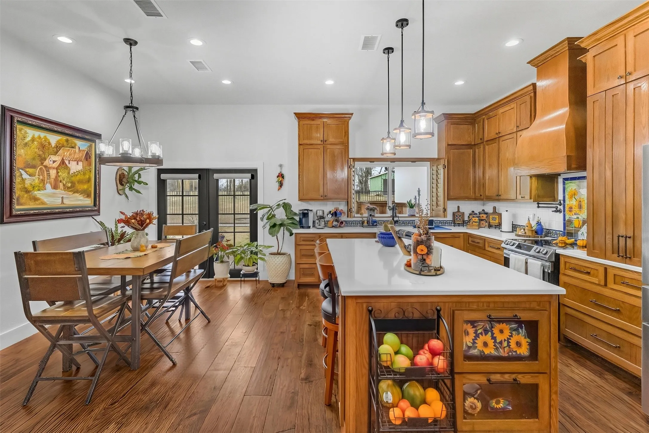 ANOTHER VIEW OF THE KITCHEN