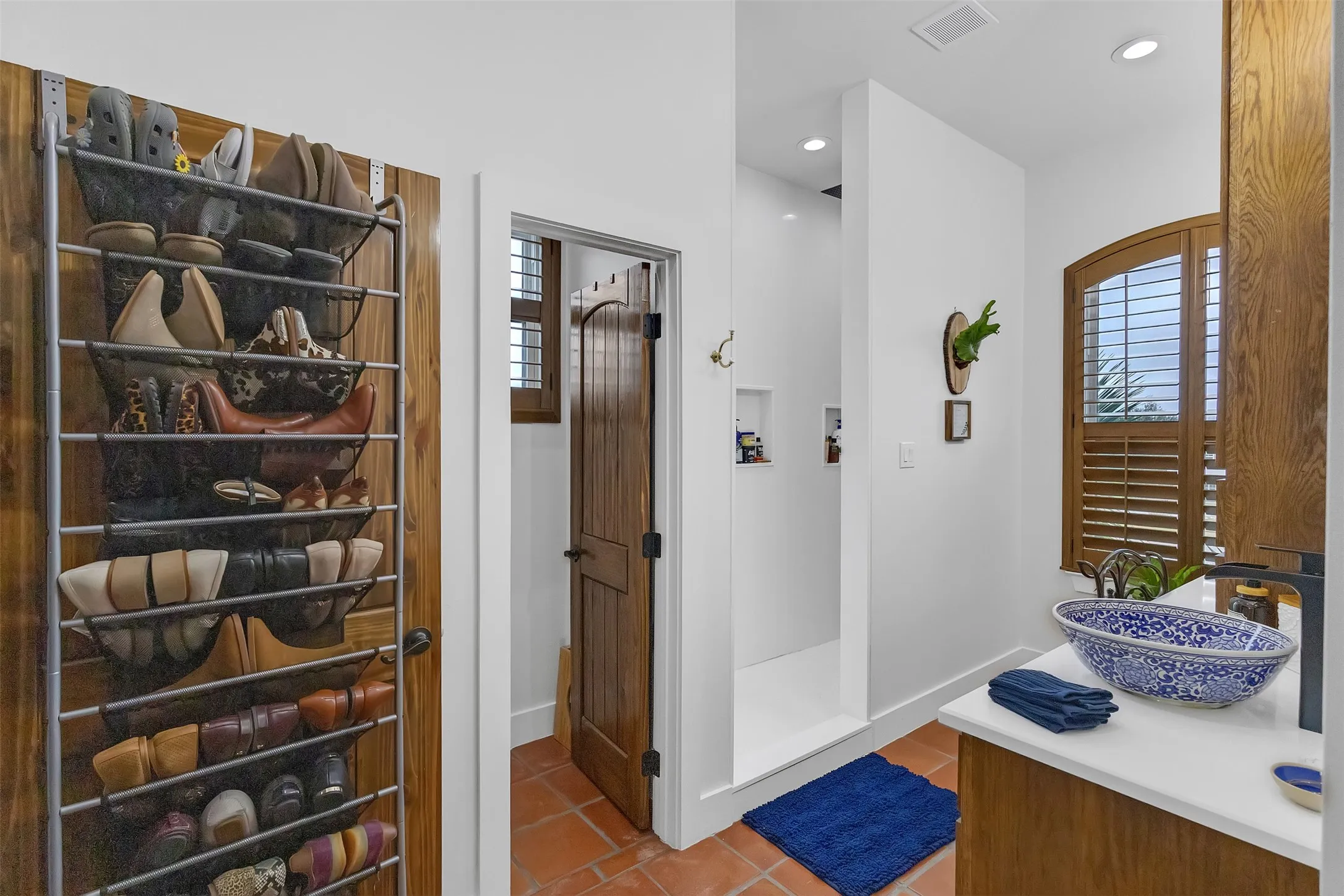 ANOTHER VIEW OF THE MASTER BATHROOM