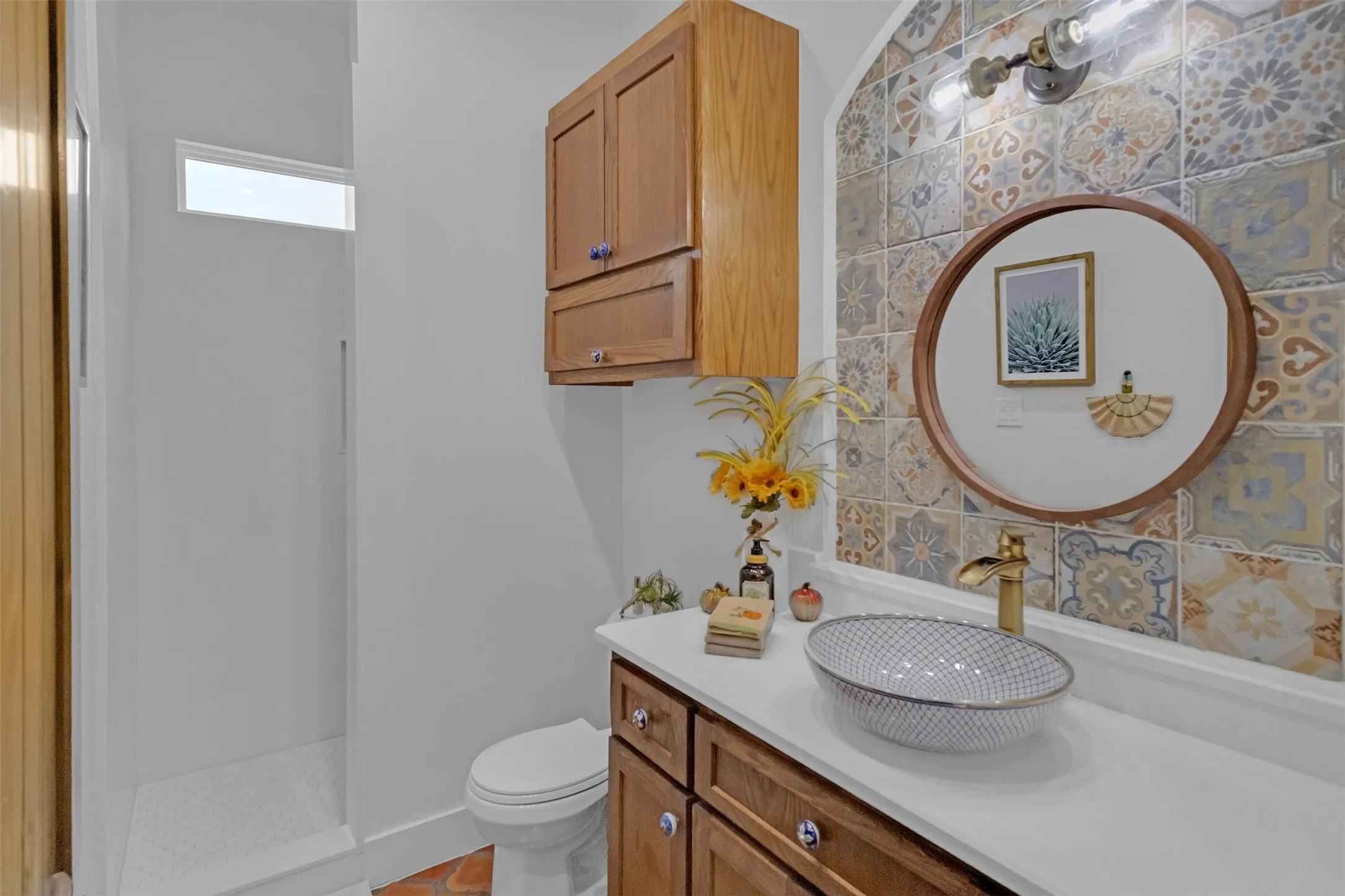 ANOTHER VIEW OF THE HALL BATHROOM