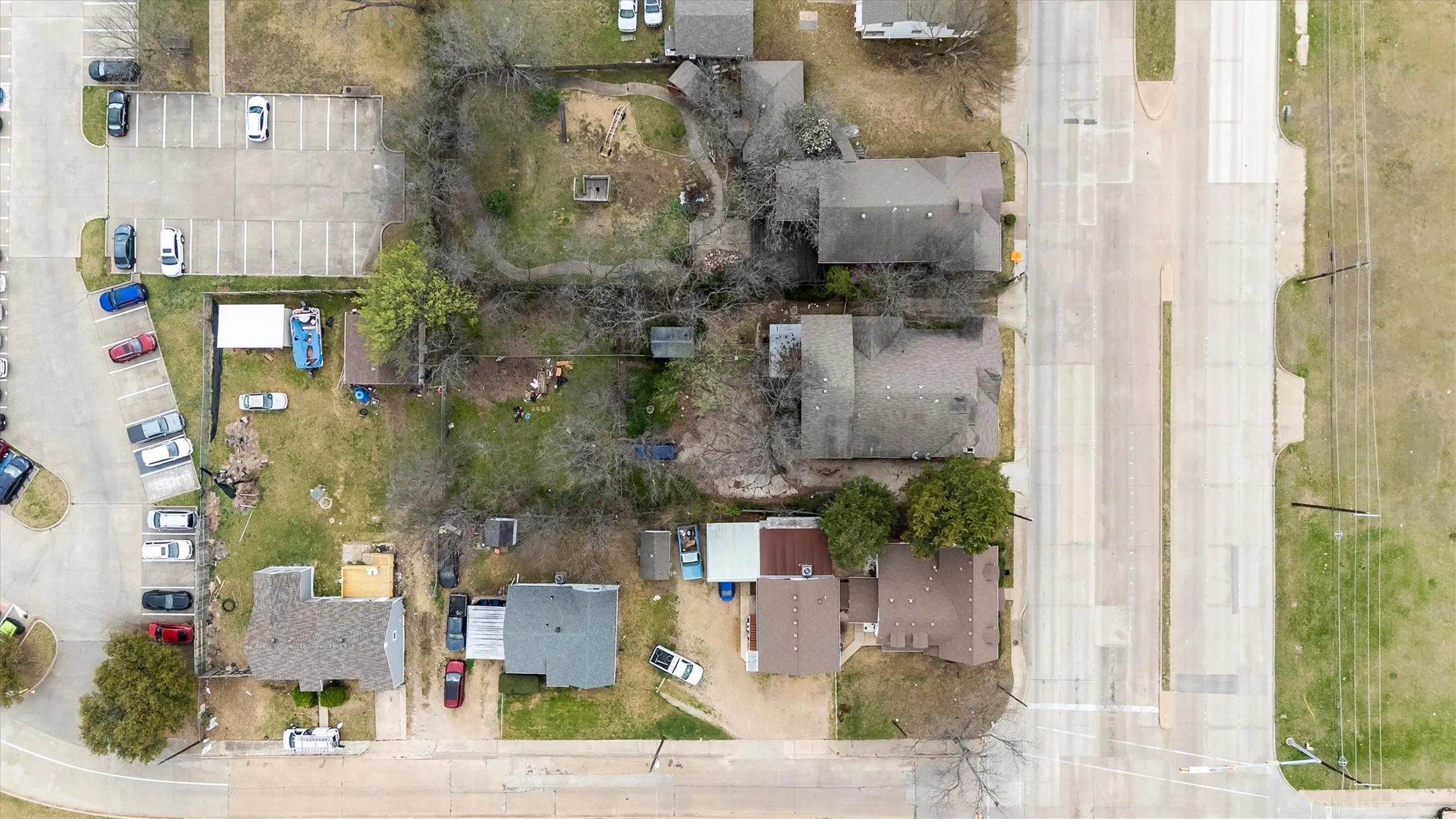 Single Family Residence For Sale in Dallas County , 406 S Bryan Belt Line, Mesquite, Texas 75149, 5 Bedroom, 3 Bathroom, Garage spaces, 2,312 Sqft, built in 1940, mls#21203862, Real Estate Agent in Mesquite, Homes For Sale in Dallas county, Homes For Sale in Mesquite, Realtor in Mesquite Texas, Real Estate Brokerage Independent Realty Texas, Luminita Cordes Realtor
