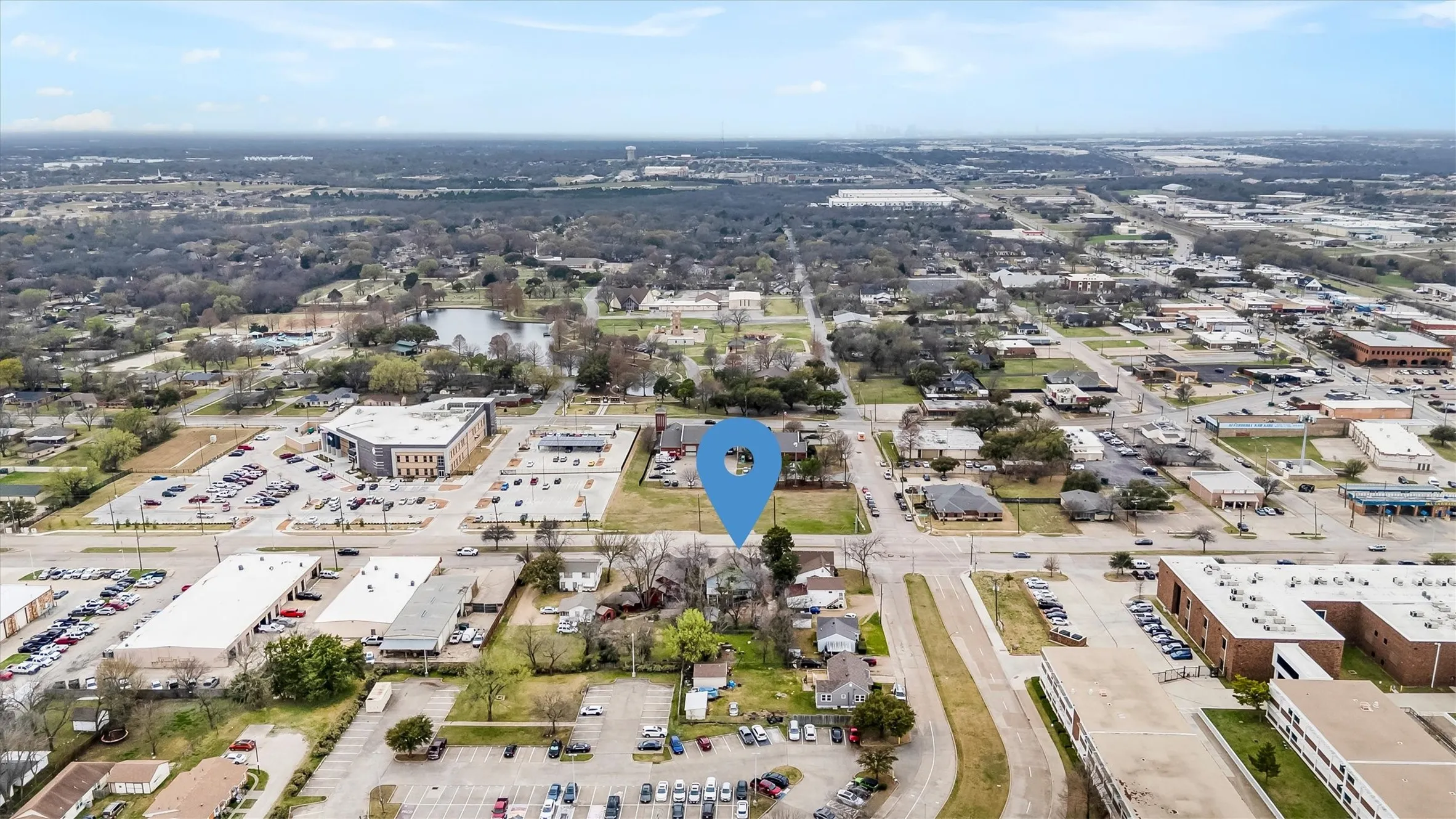 Single Family Residence For Sale in Dallas County , 406 S Bryan Belt Line, Mesquite, Texas 75149, 5 Bedroom, 3 Bathroom, Garage spaces, 2,312 Sqft, built in 1940, mls#21203862, Real Estate Agent in Mesquite, Homes For Sale in Dallas county, Homes For Sale in Mesquite, Realtor in Mesquite Texas, Real Estate Brokerage Independent Realty Texas, Luminita Cordes Realtor