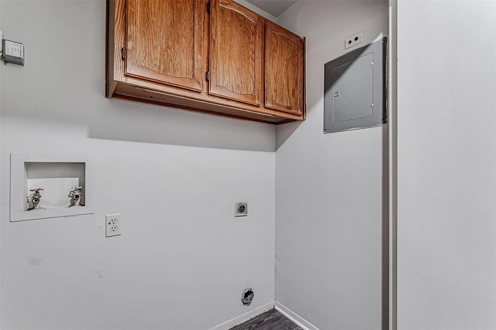 Quadruplex For Sale in Johnson County , 1403 Courtney Place, Cleburne, Texas 76033, 8 Bedroom, 8 Bathroom, Garage spaces, 0 Sqft, built in 1983, Preowned, mls#21189077, Real Estate Agent in Cleburne, Homes For Sale in Johnson county, Homes For Sale in Cleburne, Realtor in Cleburne Texas, Real Estate Brokerage Independent Realty Texas, Luminita Cordes Realtor