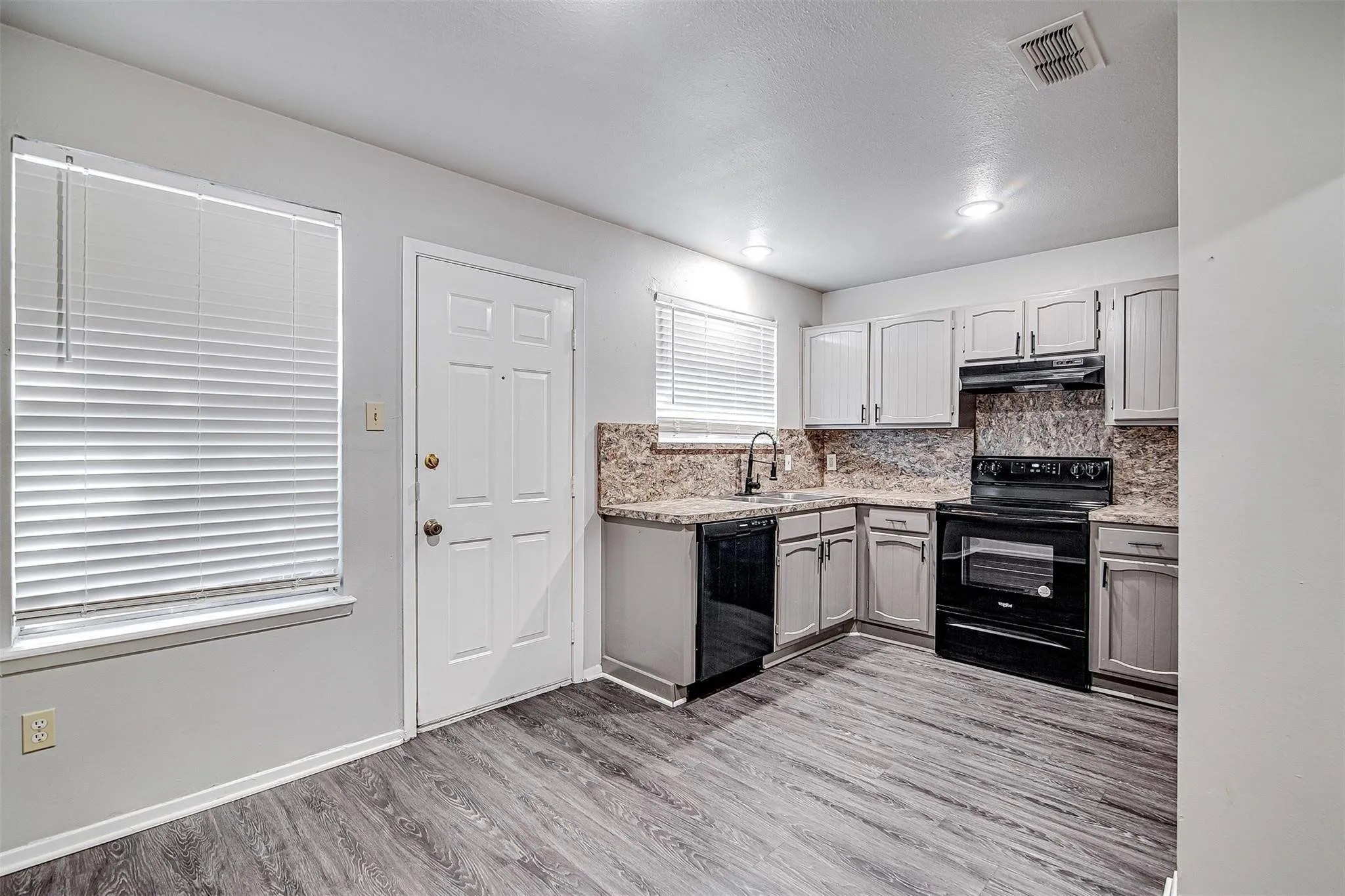 Quadruplex For Sale in Johnson County , 1403 Courtney Place, Cleburne, Texas 76033, 8 Bedroom, 8 Bathroom, Garage spaces, 0 Sqft, built in 1983, Preowned, mls#21189077, Real Estate Agent in Cleburne, Homes For Sale in Johnson county, Homes For Sale in Cleburne, Realtor in Cleburne Texas, Real Estate Brokerage Independent Realty Texas, Luminita Cordes Realtor