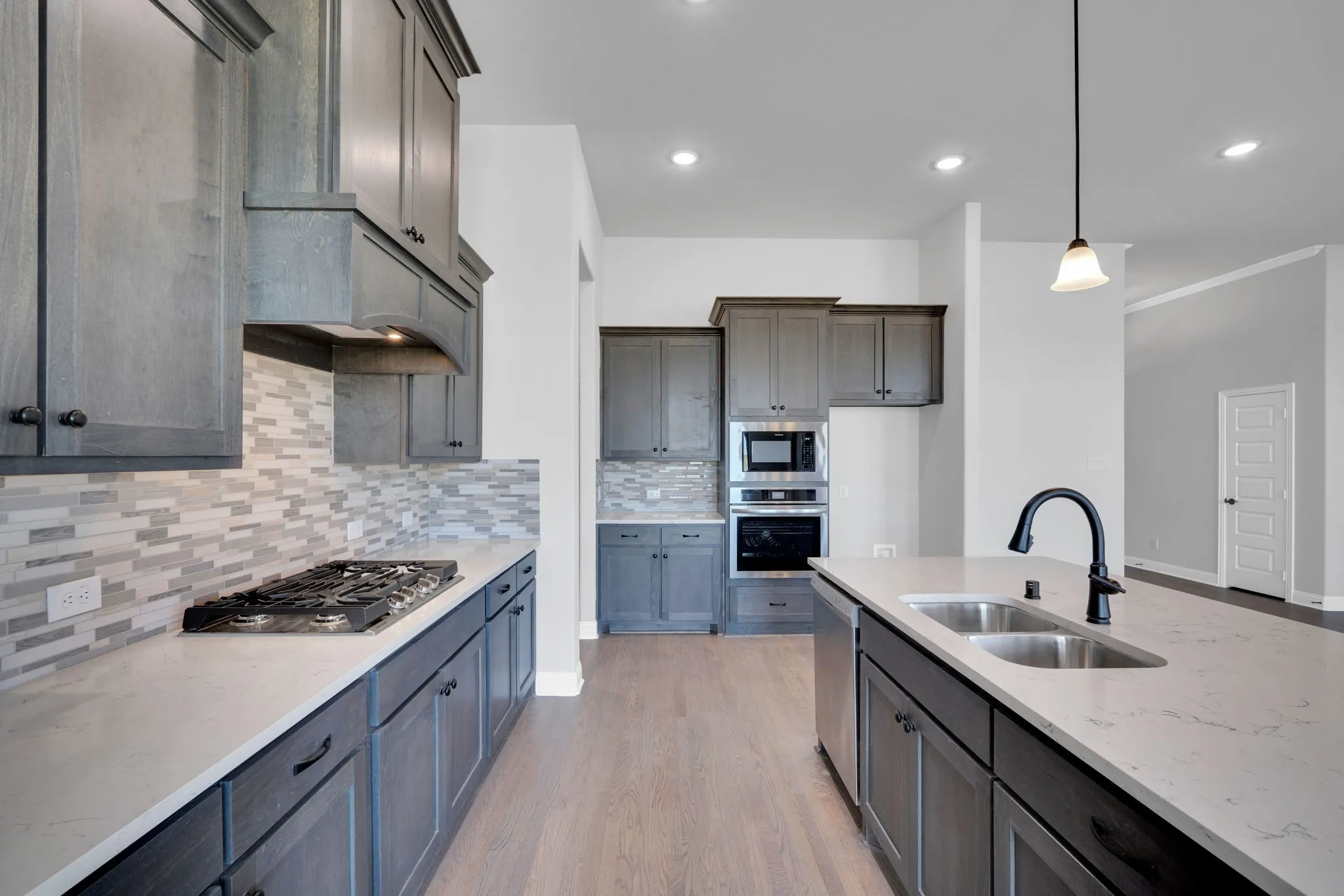 Single Family Residence For Sale in Ellis County , 128 Lila Lake Drive, Waxahachie, Texas 75165, 4 Bedroom, 2 Bathroom, 3 Garage spaces, 2,161 Sqft, built in 2025, New Construction - Complete, mls#21201354, Real Estate Agent in Waxahachie, Homes For Sale in Ellis county, Homes For Sale in Waxahachie, Realtor in Waxahachie Texas, Real Estate Brokerage Independent Realty Texas, Luminita Cordes Realtor
