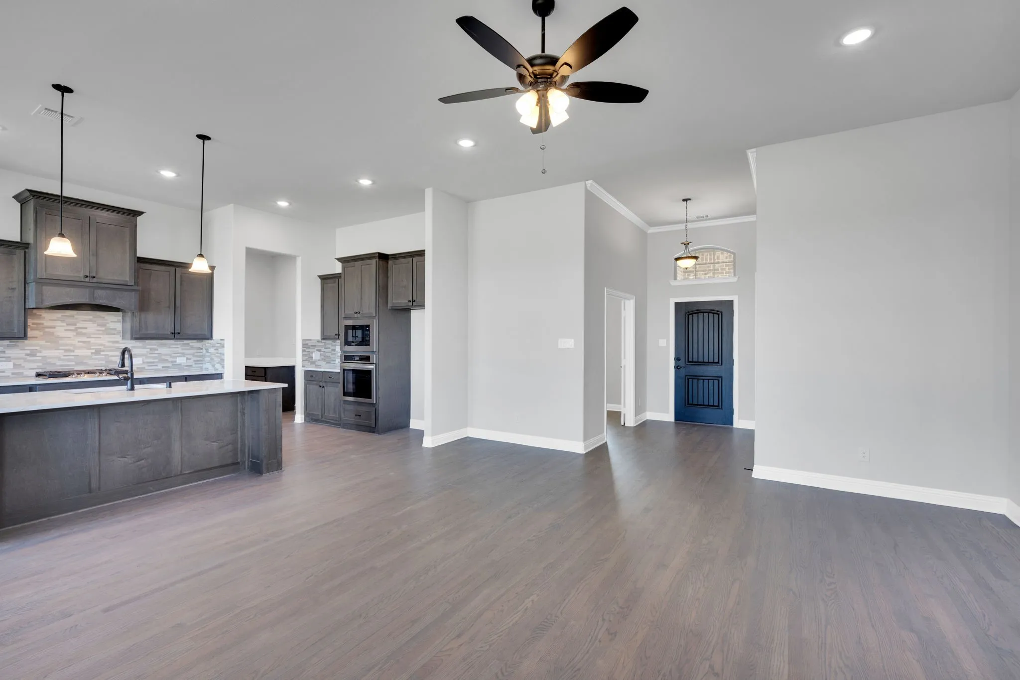 Single Family Residence For Sale in Ellis County , 128 Lila Lake Drive, Waxahachie, Texas 75165, 4 Bedroom, 2 Bathroom, 3 Garage spaces, 2,161 Sqft, built in 2025, New Construction - Complete, mls#21201354, Real Estate Agent in Waxahachie, Homes For Sale in Ellis county, Homes For Sale in Waxahachie, Realtor in Waxahachie Texas, Real Estate Brokerage Independent Realty Texas, Luminita Cordes Realtor