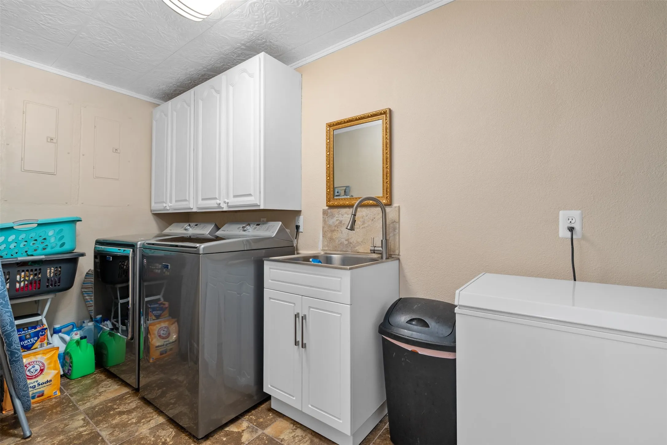 Single Family Residence For Sale in Johnson County , 6160 County Road 319, Alvarado, Texas 76009, 5 Bedroom, 5 Bathroom, 3 Garage spaces, 4,392 Sqft, built in 2008, Preowned, mls#21197443, Real Estate Agent in Alvarado, Homes For Sale in Johnson county, Homes For Sale in Alvarado, Realtor in Alvarado Texas, Real Estate Brokerage Independent Realty Texas, Luminita Cordes Realtor