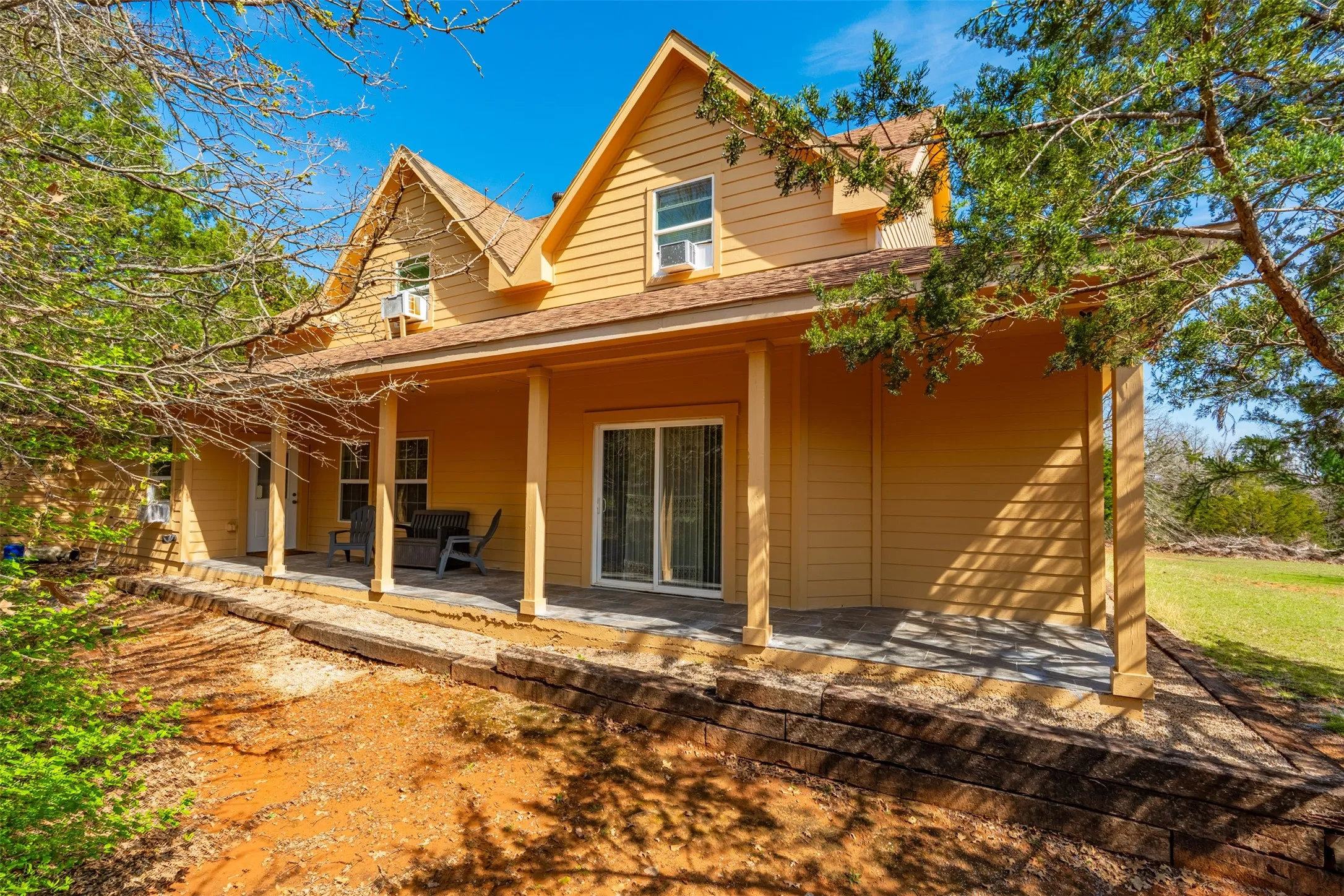 Single Family Residence For Sale in Johnson County , 6160 County Road 319, Alvarado, Texas 76009, 5 Bedroom, 5 Bathroom, 3 Garage spaces, 4,392 Sqft, built in 2008, Preowned, mls#21197443, Real Estate Agent in Alvarado, Homes For Sale in Johnson county, Homes For Sale in Alvarado, Realtor in Alvarado Texas, Real Estate Brokerage Independent Realty Texas, Luminita Cordes Realtor