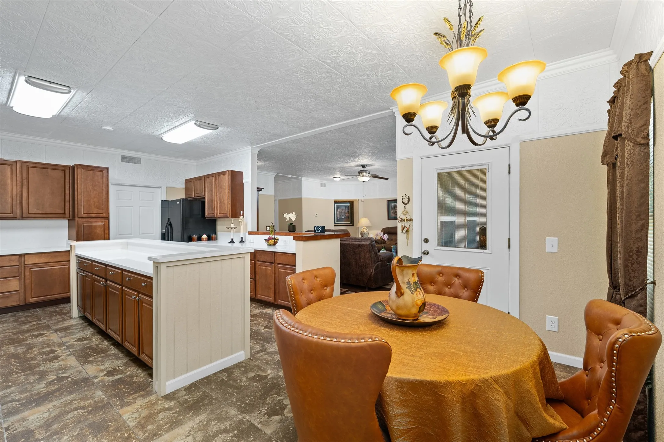 Single Family Residence For Sale in Johnson County , 6160 County Road 319, Alvarado, Texas 76009, 5 Bedroom, 5 Bathroom, 3 Garage spaces, 4,392 Sqft, built in 2008, Preowned, mls#21197443, Real Estate Agent in Alvarado, Homes For Sale in Johnson county, Homes For Sale in Alvarado, Realtor in Alvarado Texas, Real Estate Brokerage Independent Realty Texas, Luminita Cordes Realtor