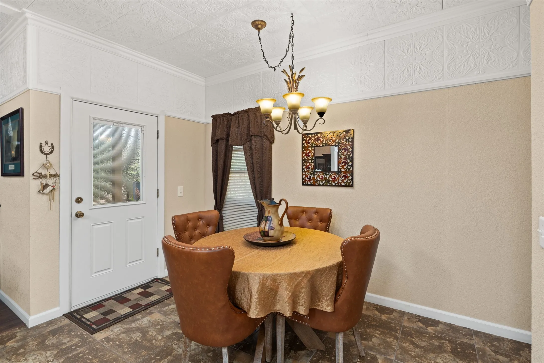 Single Family Residence For Sale in Johnson County , 6160 County Road 319, Alvarado, Texas 76009, 5 Bedroom, 5 Bathroom, 3 Garage spaces, 4,392 Sqft, built in 2008, Preowned, mls#21197443, Real Estate Agent in Alvarado, Homes For Sale in Johnson county, Homes For Sale in Alvarado, Realtor in Alvarado Texas, Real Estate Brokerage Independent Realty Texas, Luminita Cordes Realtor