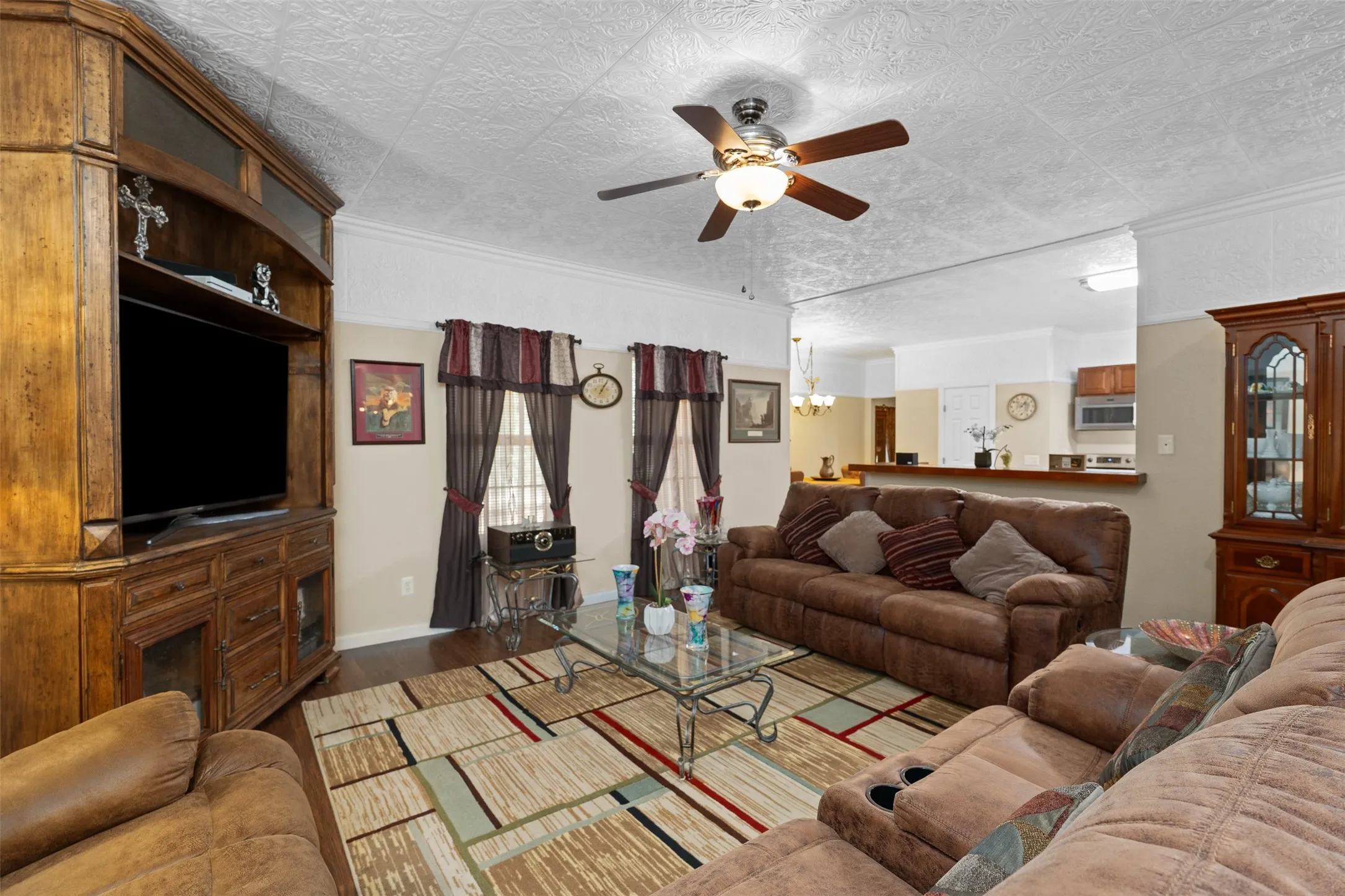Single Family Residence For Sale in Johnson County , 6160 County Road 319, Alvarado, Texas 76009, 5 Bedroom, 5 Bathroom, 3 Garage spaces, 4,392 Sqft, built in 2008, Preowned, mls#21197443, Real Estate Agent in Alvarado, Homes For Sale in Johnson county, Homes For Sale in Alvarado, Realtor in Alvarado Texas, Real Estate Brokerage Independent Realty Texas, Luminita Cordes Realtor
