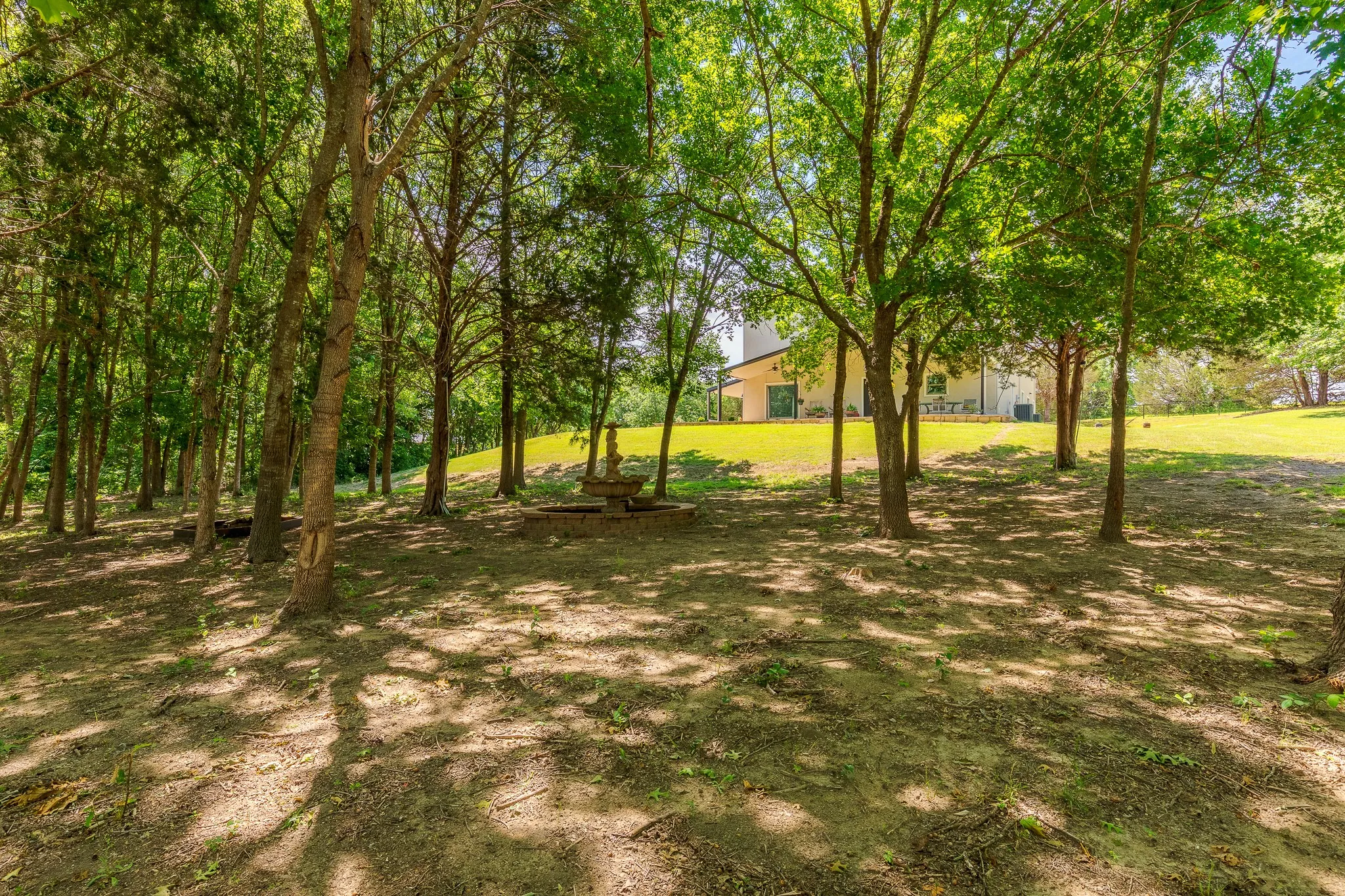 Single Family Residence For Sale in Grayson County , 1878 N Lincoln Park Road, Van Alstyne, Texas 75495, 3 Bedrooms, 3 Bathrooms, 2 Garage spaces, 2,153 Sqft, built in 2003, Preowned, Price $1,098,000, mls#21198483, Real Estate Agent in Van Alstyne, Homes For Sale in Grayson county, Homes For Sale in Van Alstyne, Realtor in Van Alstyne Texas, Real Estate Brokerage Independent Realty Texas, Luminita Cordes Realtor