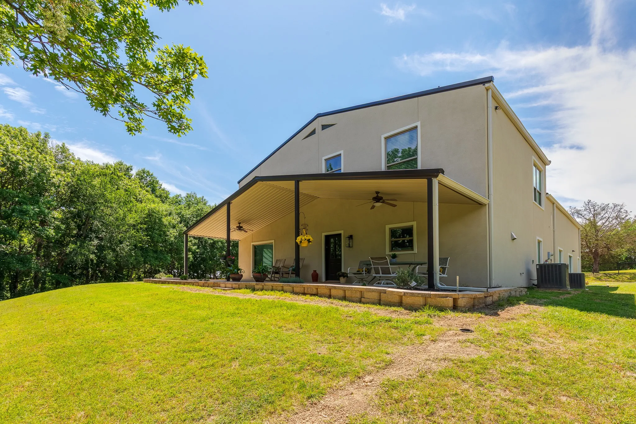 Single Family Residence For Sale in Grayson County , 1878 N Lincoln Park Road, Van Alstyne, Texas 75495, 3 Bedrooms, 3 Bathrooms, 2 Garage spaces, 2,153 Sqft, built in 2003, Preowned, Price $1,098,000, mls#21198483, Real Estate Agent in Van Alstyne, Homes For Sale in Grayson county, Homes For Sale in Van Alstyne, Realtor in Van Alstyne Texas, Real Estate Brokerage Independent Realty Texas, Luminita Cordes Realtor