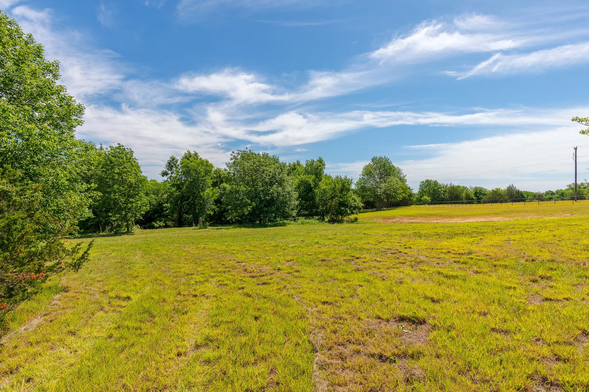 Single Family Residence For Sale in Grayson County , 1878 N Lincoln Park Road, Van Alstyne, Texas 75495, 3 Bedrooms, 3 Bathrooms, 2 Garage spaces, 2,153 Sqft, built in 2003, Preowned, Price $1,098,000, mls#21198483, Real Estate Agent in Van Alstyne, Homes For Sale in Grayson county, Homes For Sale in Van Alstyne, Realtor in Van Alstyne Texas, Real Estate Brokerage Independent Realty Texas, Luminita Cordes Realtor