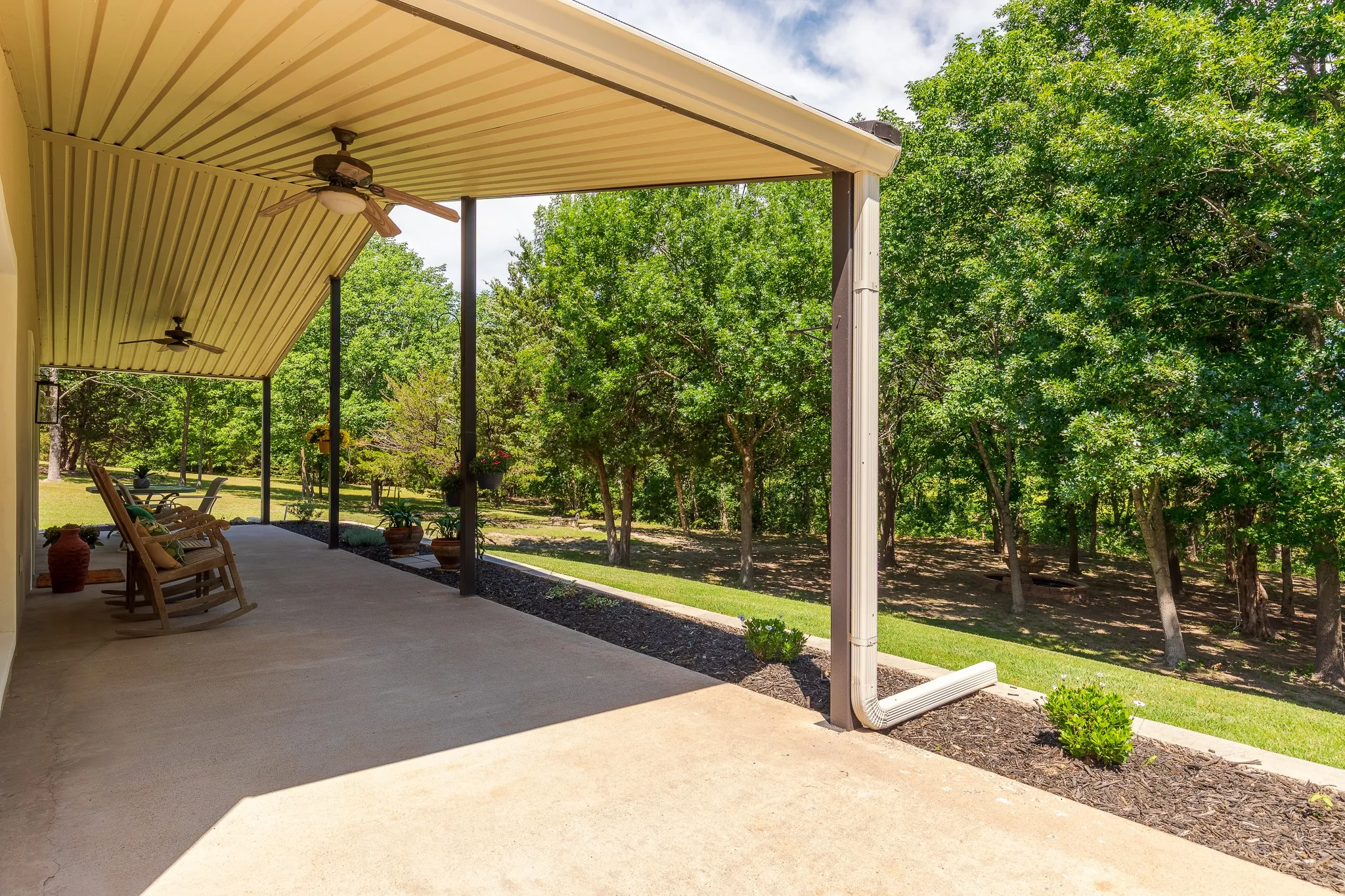 Single Family Residence For Sale in Grayson County , 1878 N Lincoln Park Road, Van Alstyne, Texas 75495, 3 Bedrooms, 3 Bathrooms, 2 Garage spaces, 2,153 Sqft, built in 2003, Preowned, Price $1,098,000, mls#21198483, Real Estate Agent in Van Alstyne, Homes For Sale in Grayson county, Homes For Sale in Van Alstyne, Realtor in Van Alstyne Texas, Real Estate Brokerage Independent Realty Texas, Luminita Cordes Realtor