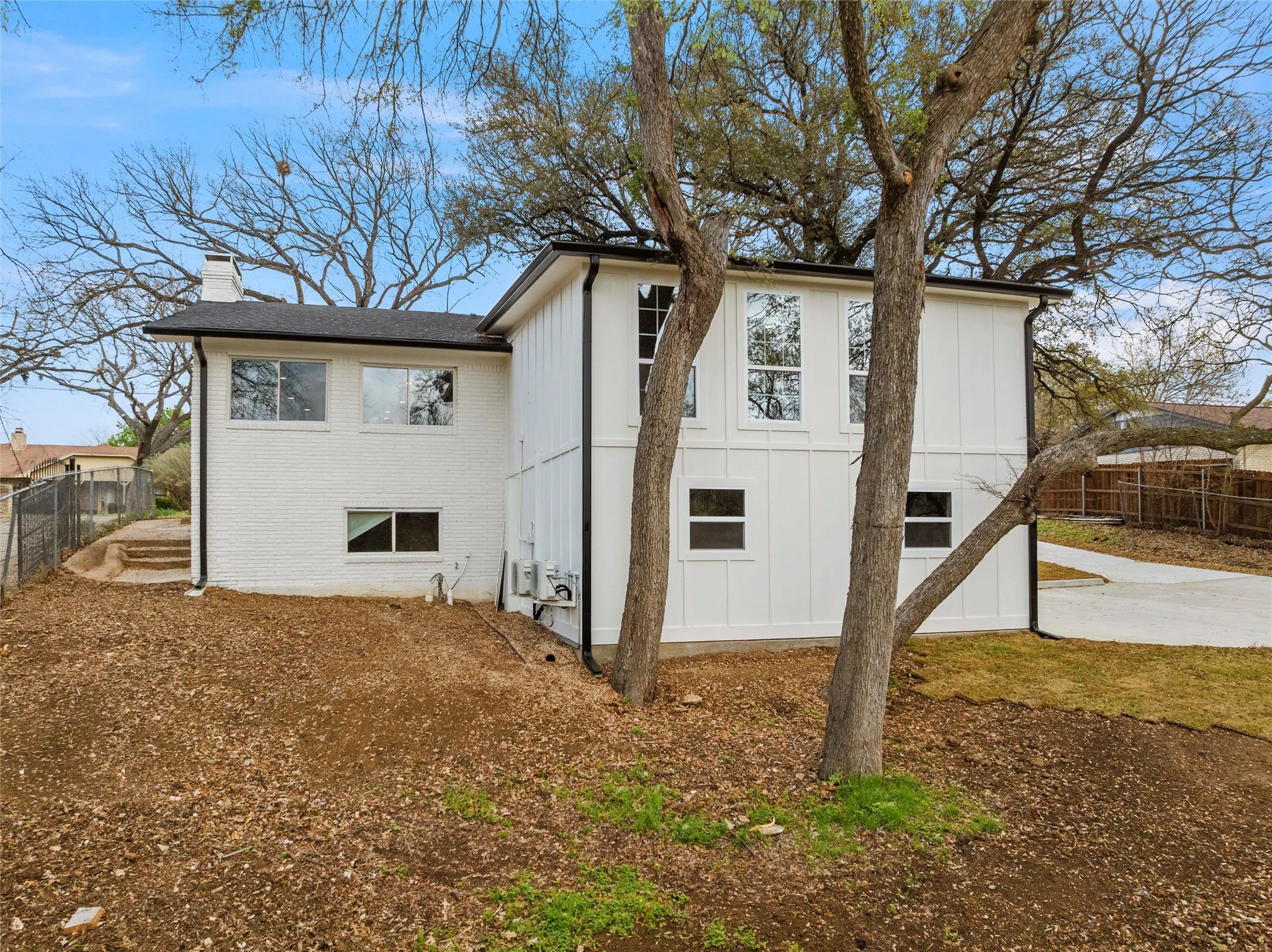 Single Family Residence For Sale in Mc Lennan County , 14014 Harbor Drive, Woodway, Texas 76712, 4 Bedroom, 4 Bathroom, Garage spaces, 2,864 Sqft, built in 1963, mls#21203835, Real Estate Agent in Woodway, Homes For Sale in Mc Lennan county, Homes For Sale in Woodway, Realtor in Woodway Texas, Real Estate Brokerage Independent Realty Texas, Luminita Cordes Realtor